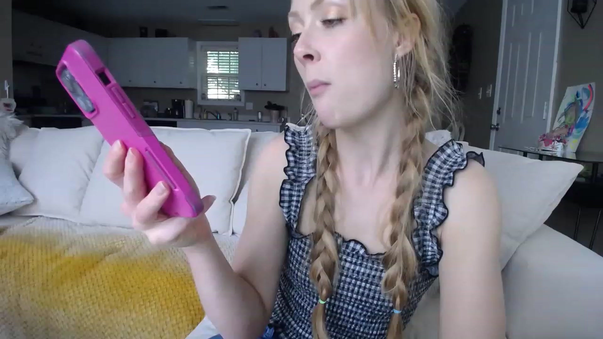 Gallery image thumbnail from MissSadieB's myfreecams stream on, 05/15/2023, 20:26 image 7 of 20