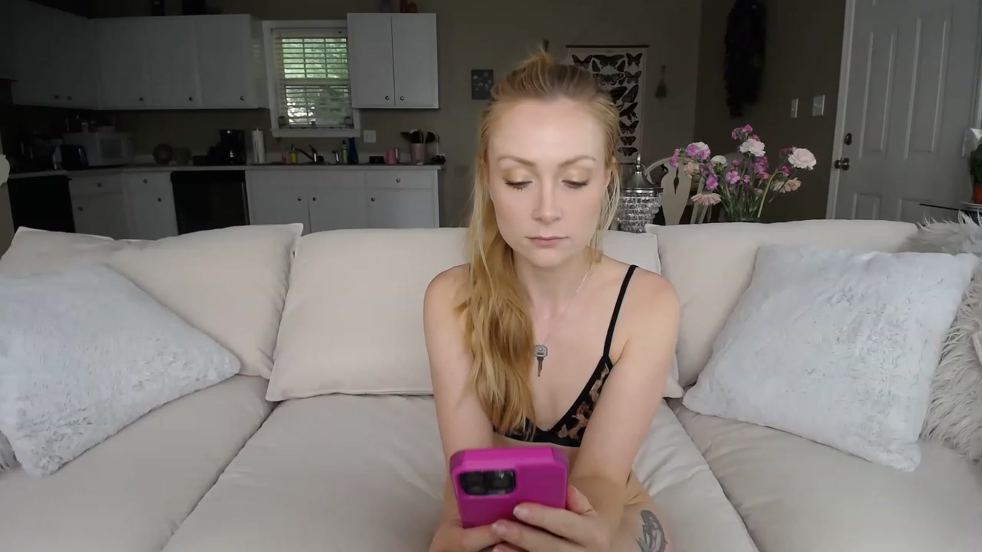 Gallery image thumbnail from MissSadieB's myfreecams stream on, 06/09/2023, 18:14 image 6 of 20