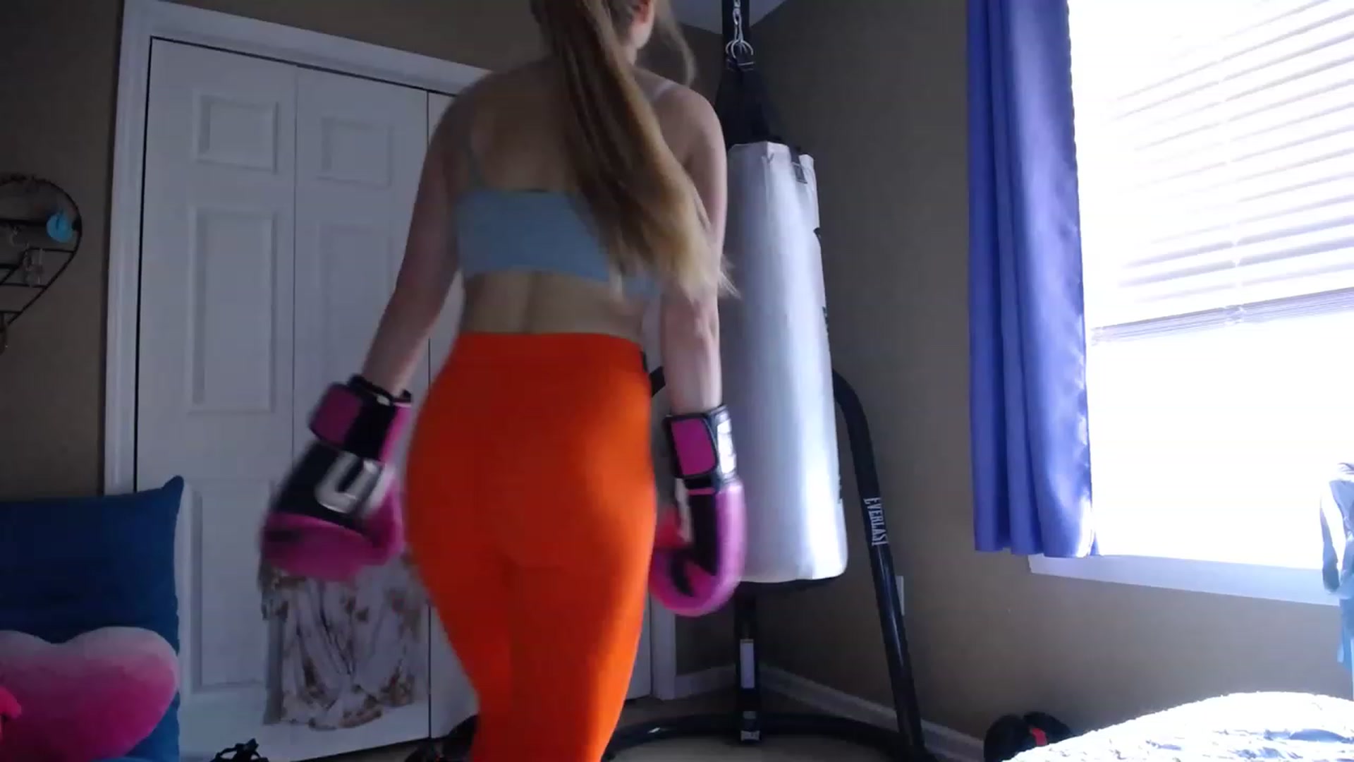 Gallery image thumbnail from MissSadieB's myfreecams stream on, 06/21/2023, 16:38 image 10 of 20