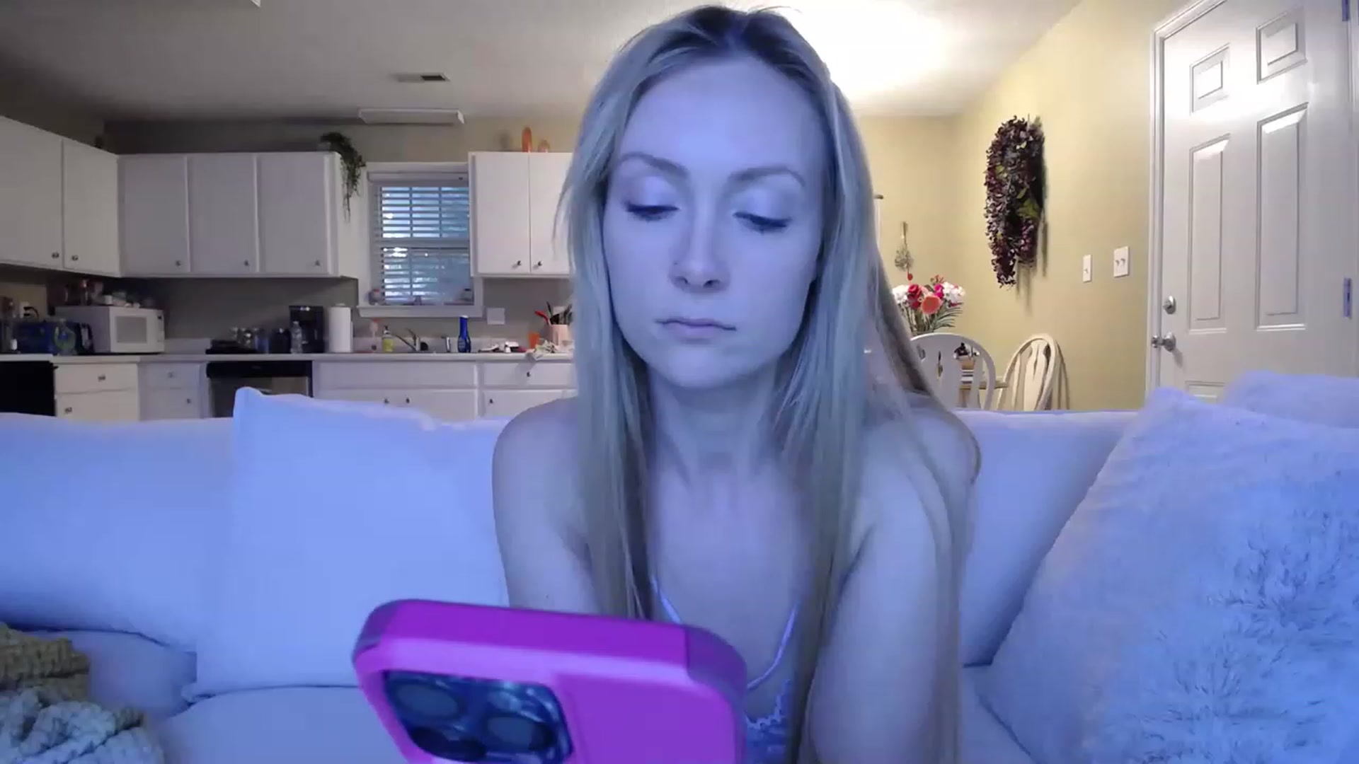 Gallery image thumbnail from MissSadieB's myfreecams stream on, 06/28/2023, 24:29 image 14 of 20