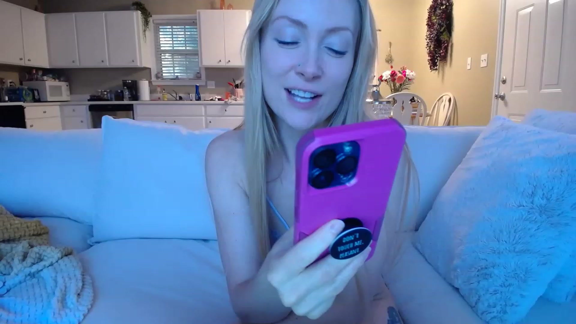 Gallery image thumbnail from MissSadieB's myfreecams stream on, 06/28/2023, 24:29 image 12 of 20