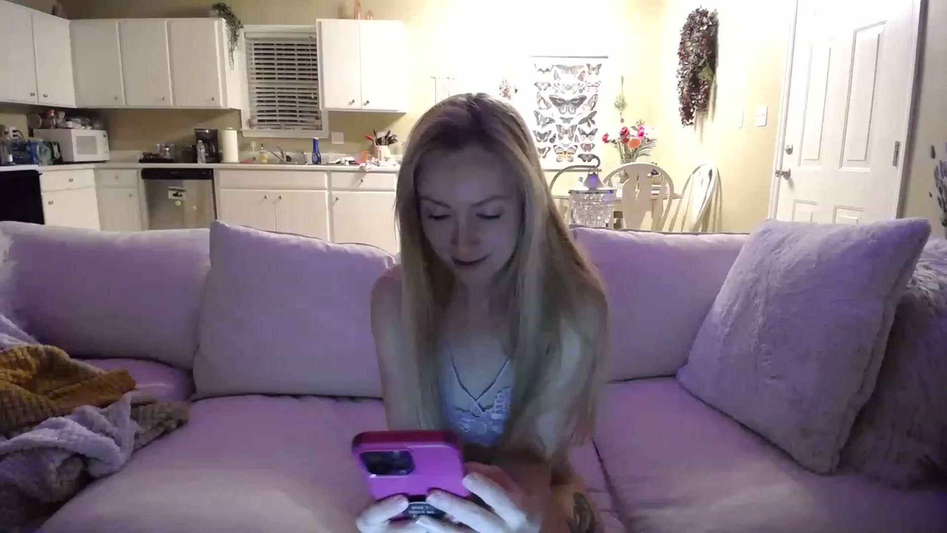 Gallery image thumbnail from MissSadieB's myfreecams stream on, 06/28/2023, 02:12 image 18 of 20