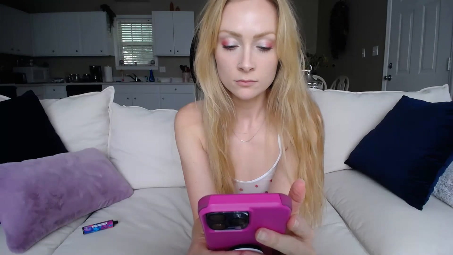 Gallery image thumbnail from MissSadieB's myfreecams stream on, 07/17/2023, 21:21 image 14 of 20