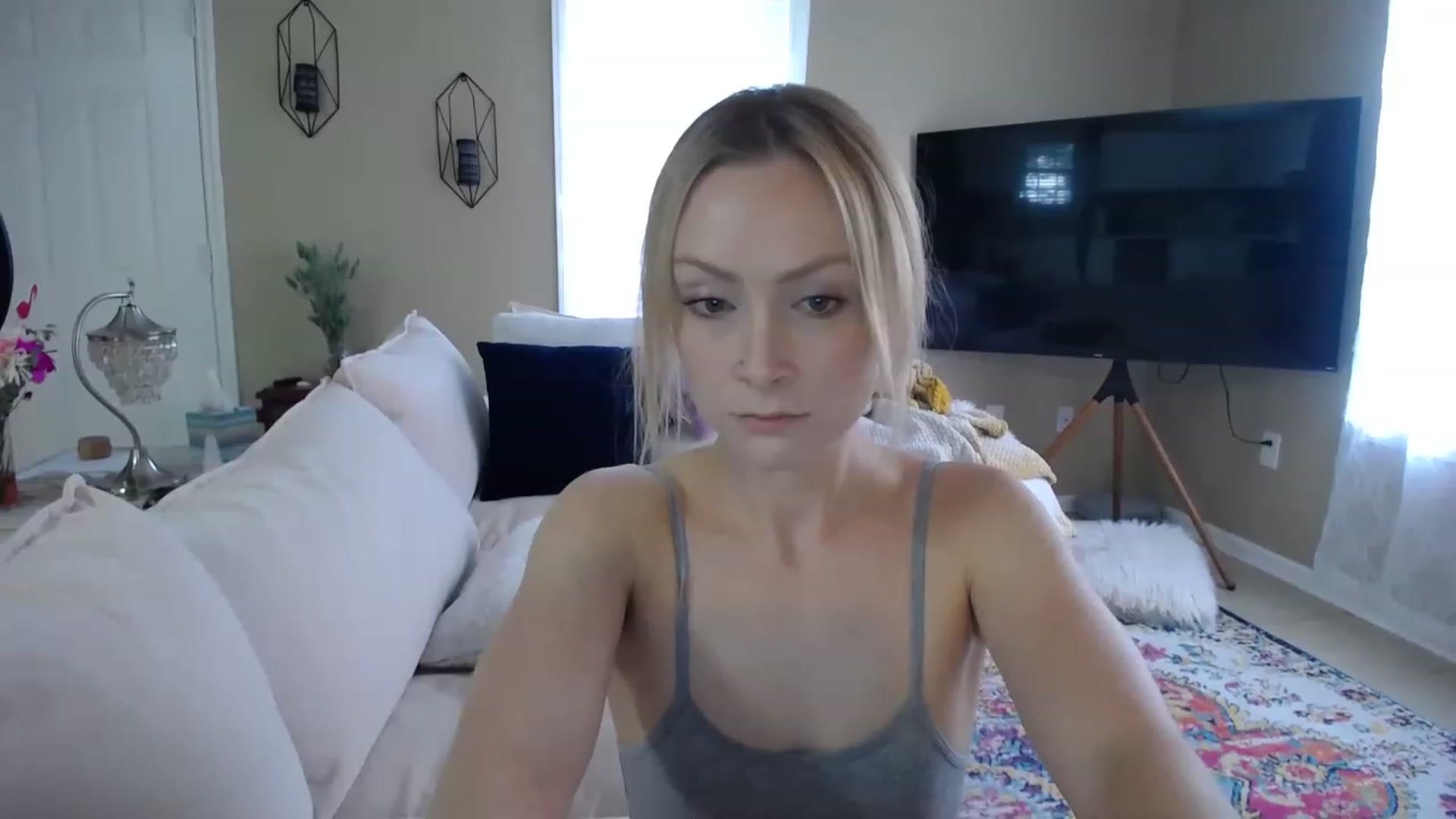 Gallery image thumbnail from MissSadieB's myfreecams stream on, 07/18/2023, 19:16 image 3 of 20