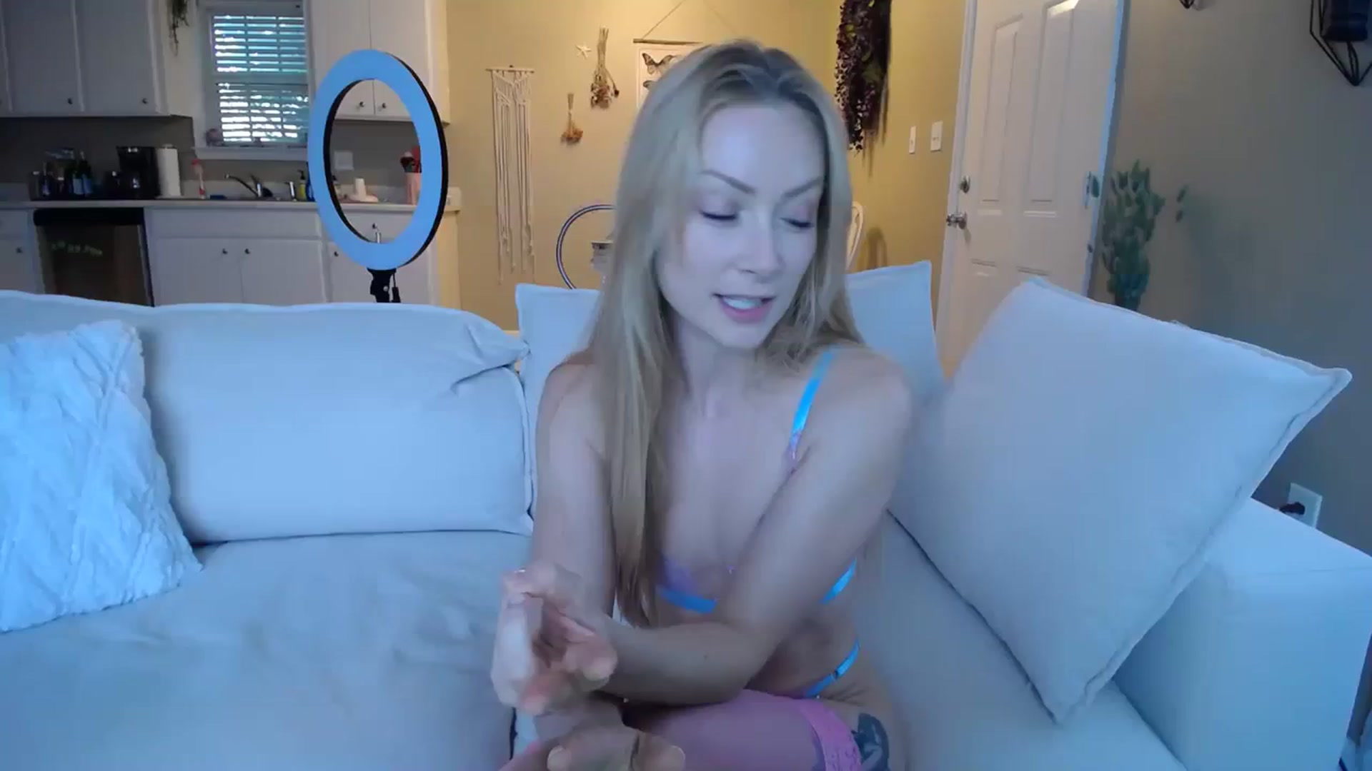 Gallery image thumbnail from MissSadieB's myfreecams stream on, 07/24/2023, 20:41 image 1 of 20