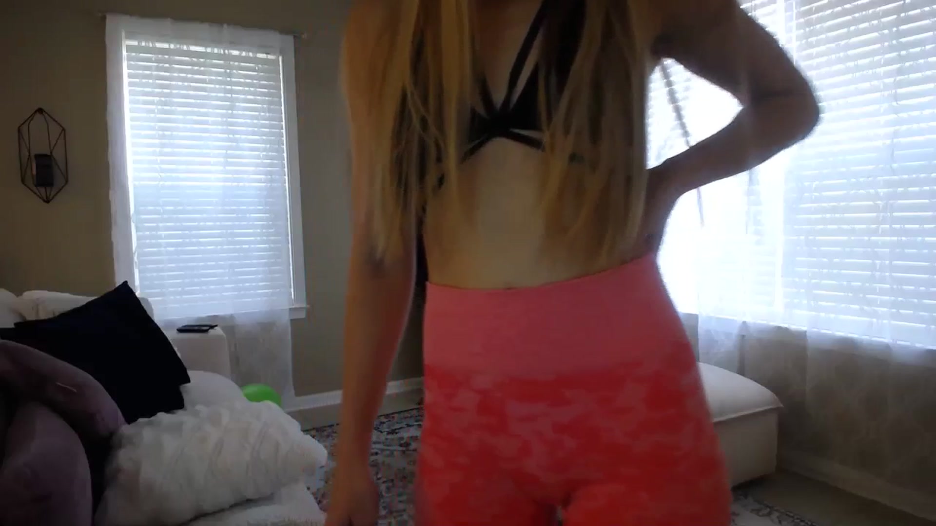 Gallery image thumbnail from MissSadieB's myfreecams stream on, 08/02/2023, 21:38 image 12 of 20