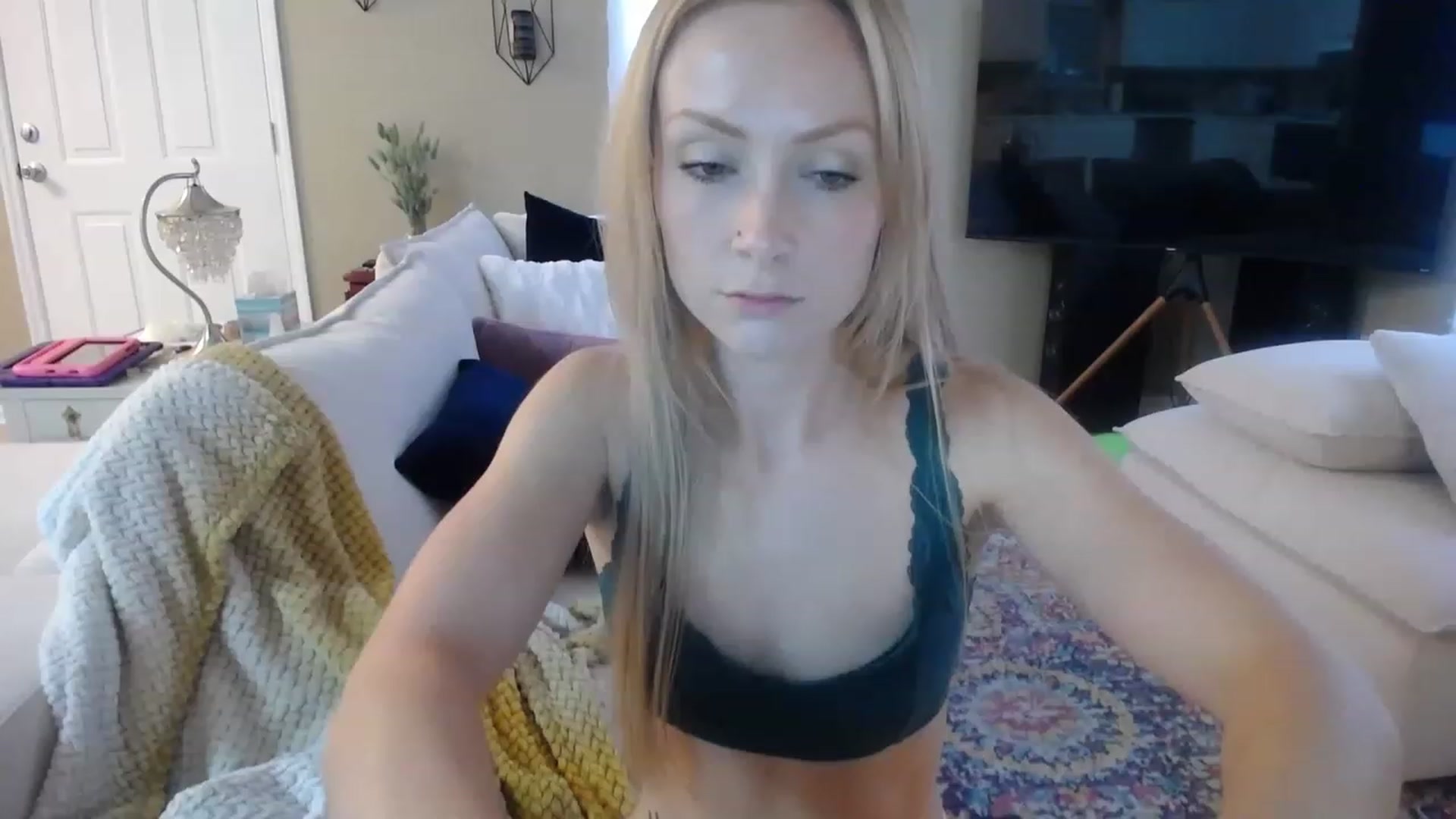 Gallery image thumbnail from MissSadieB's myfreecams stream on, 08/03/2023, 20:41 image 8 of 20