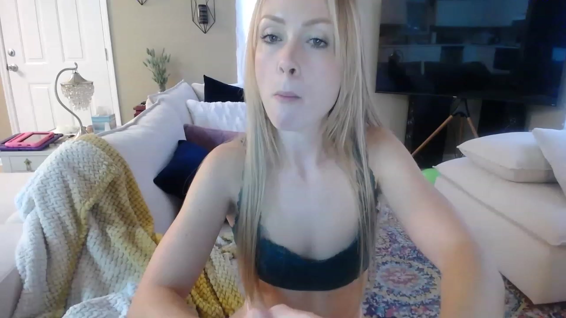 Gallery image thumbnail from MissSadieB's myfreecams stream on, 08/03/2023, 20:41 image 19 of 20