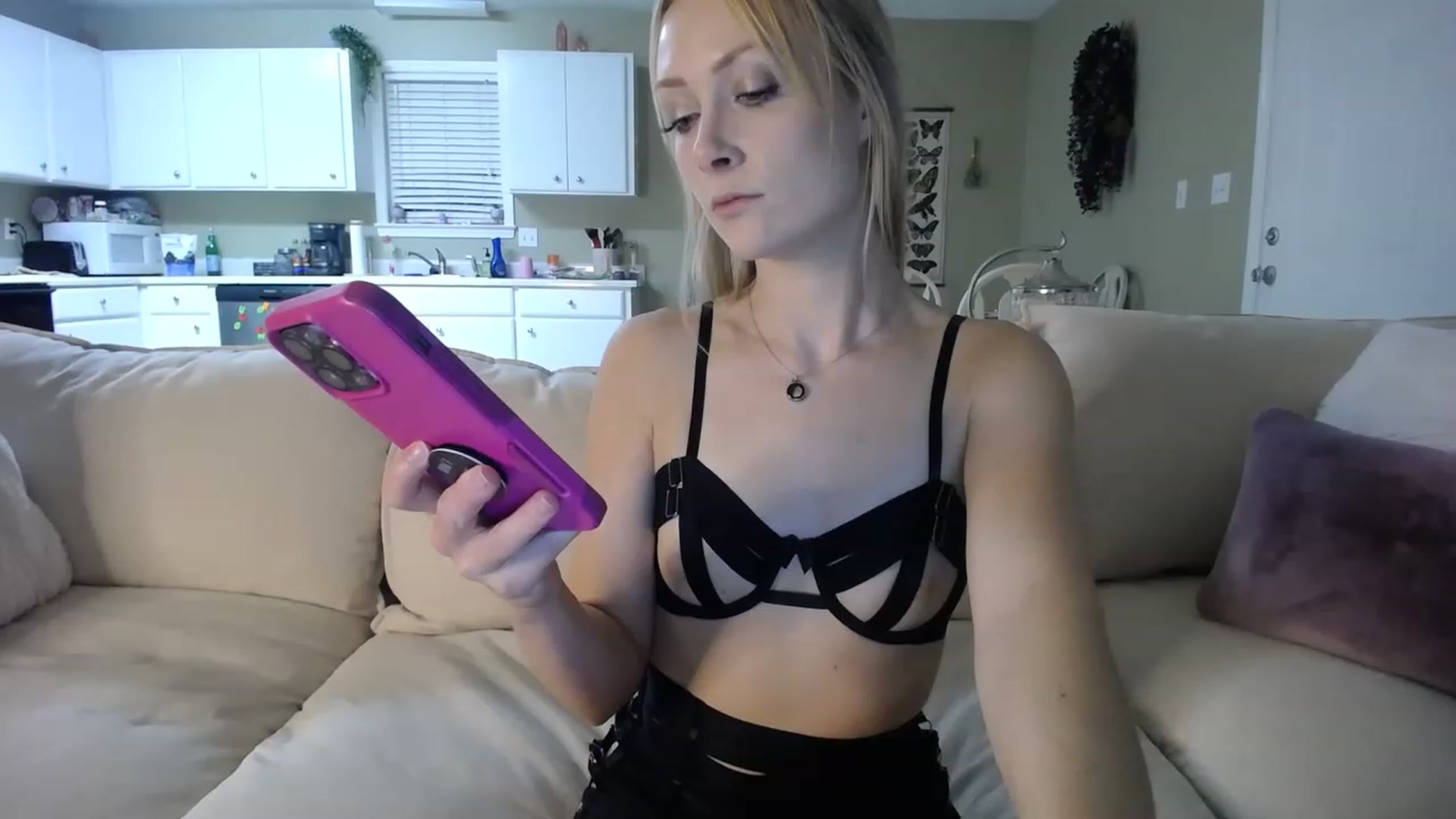 Gallery image thumbnail from MissSadieB's myfreecams stream on, 08/09/2023, 01:10 image 9 of 20