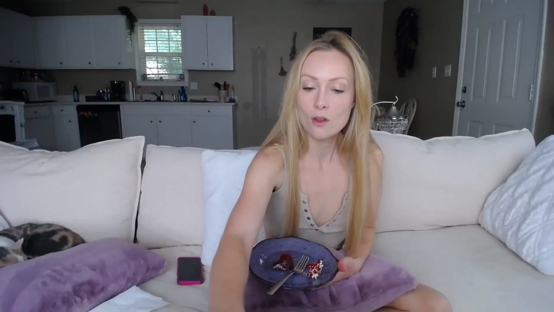 Gallery image thumbnail from MissSadieB's myfreecams stream on, 08/16/2023, 17:46 image 9 of 20