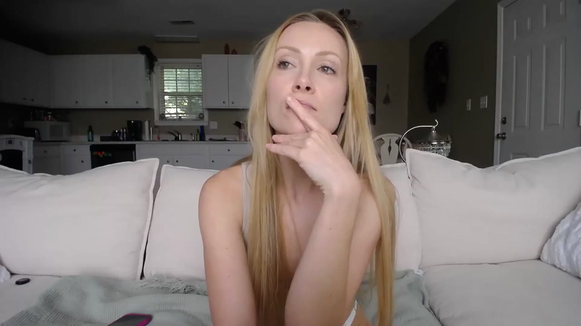 Gallery image thumbnail from MissSadieB's myfreecams stream on, 08/16/2023, 20:21 image 11 of 20