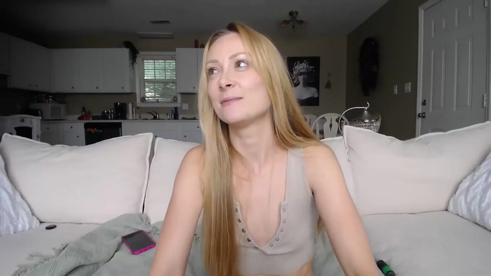 Gallery image thumbnail from MissSadieB's myfreecams stream on, 08/16/2023, 20:21 image 7 of 20
