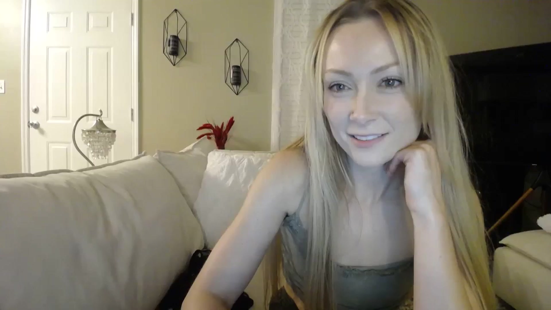 Gallery image thumbnail from MissSadieB's myfreecams stream on, 09/17/2023, 24:57 image 1 of 20