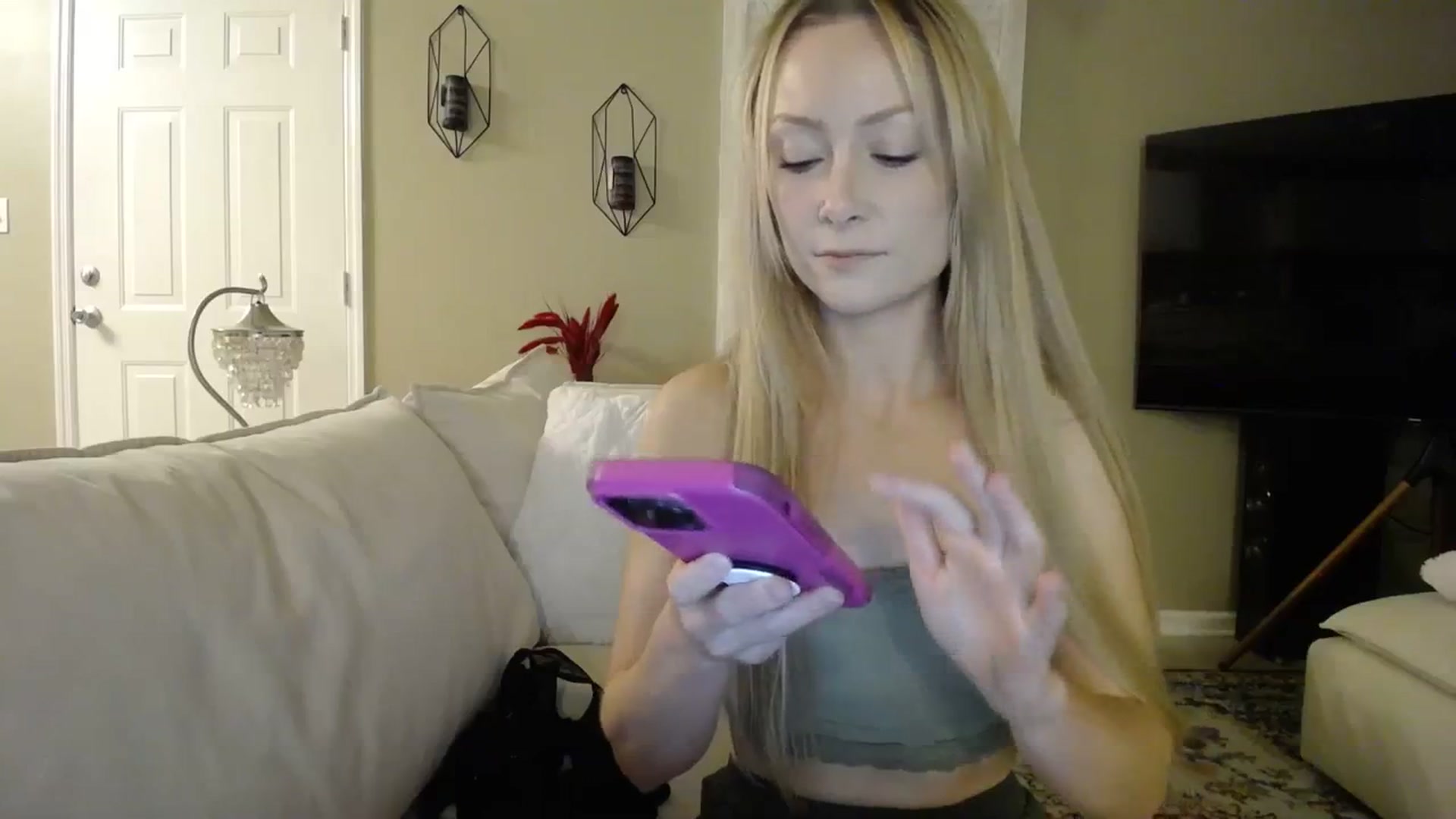 Gallery image thumbnail from MissSadieB's myfreecams stream on, 09/17/2023, 24:57 image 4 of 20