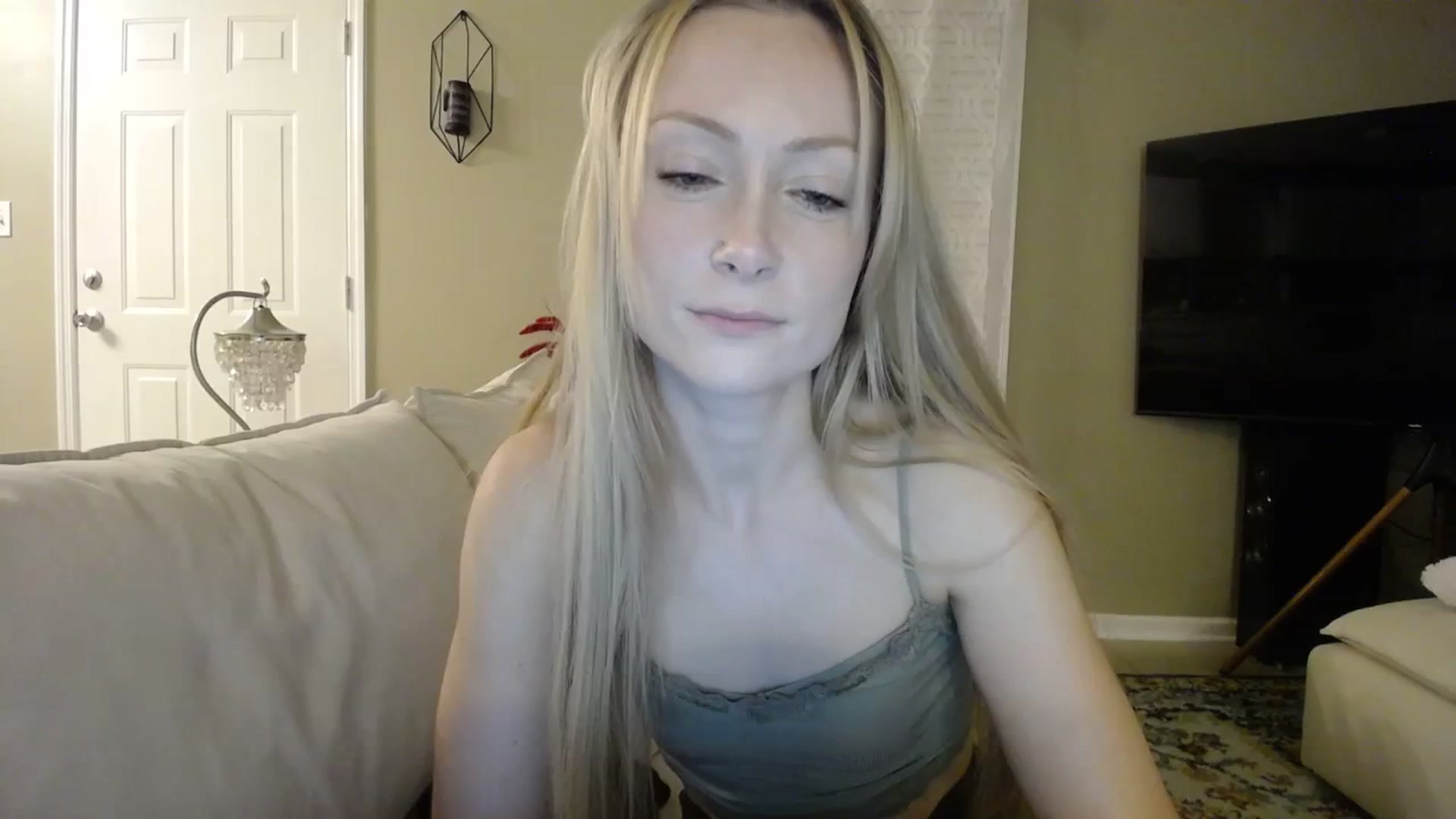 Gallery image thumbnail from MissSadieB's myfreecams stream on, 09/17/2023, 24:57 image 6 of 20