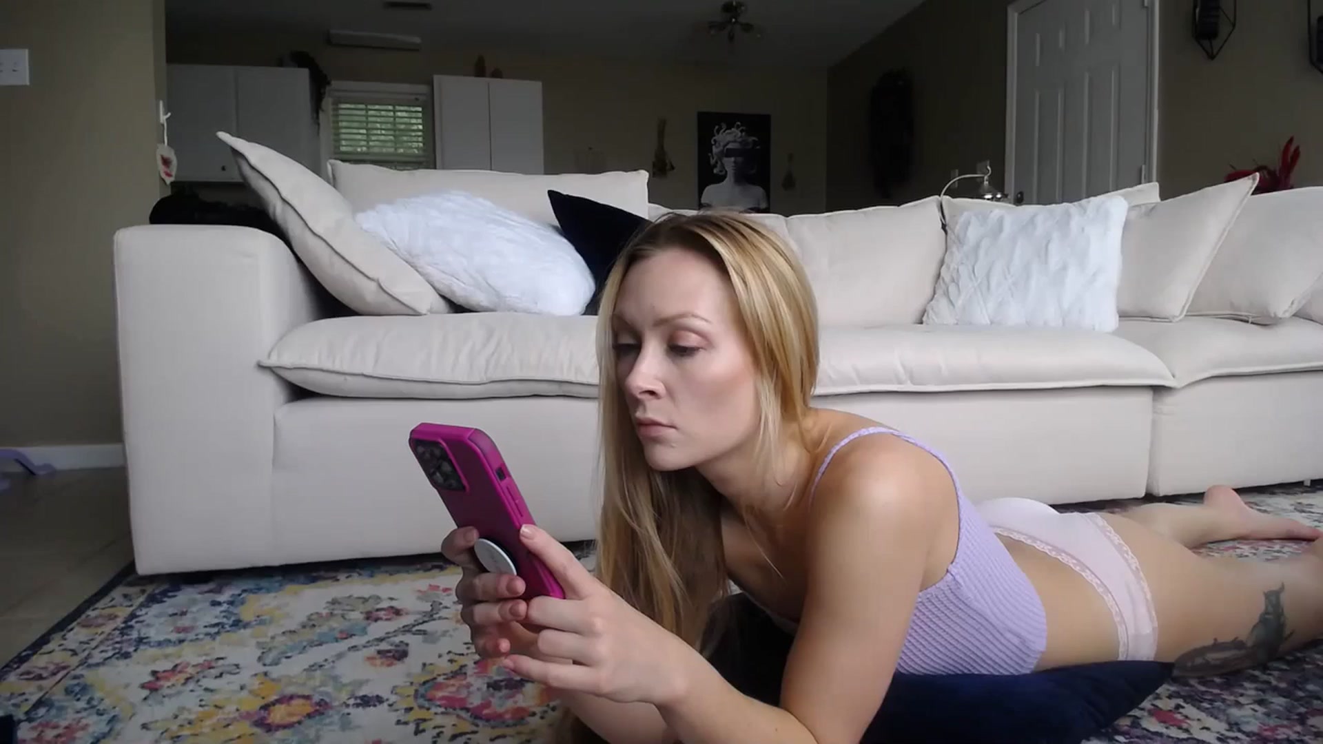 Gallery image thumbnail from MissSadieB's myfreecams stream on, 09/17/2023, 22:47 image 1 of 20