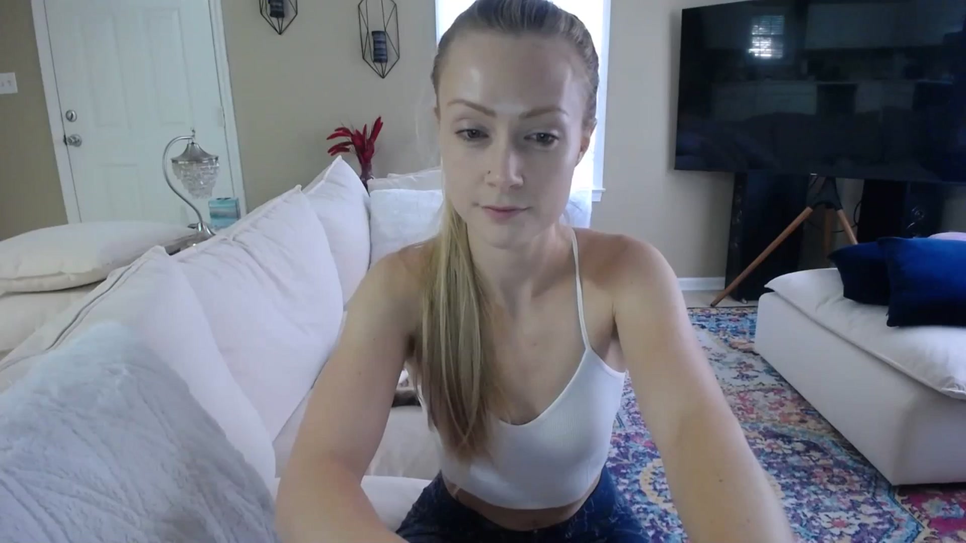 Gallery image thumbnail from MissSadieB's myfreecams stream on, 09/18/2023, 20:15 image 8 of 20