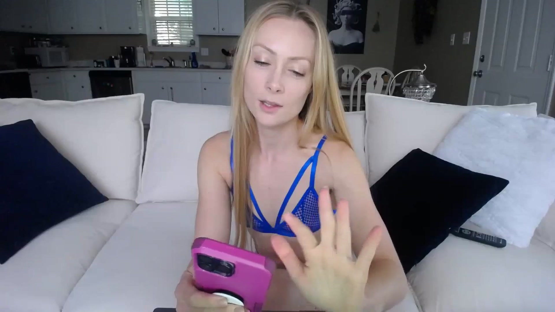Gallery image thumbnail from MissSadieB's myfreecams stream on, 09/22/2023, 19:26 image 17 of 20