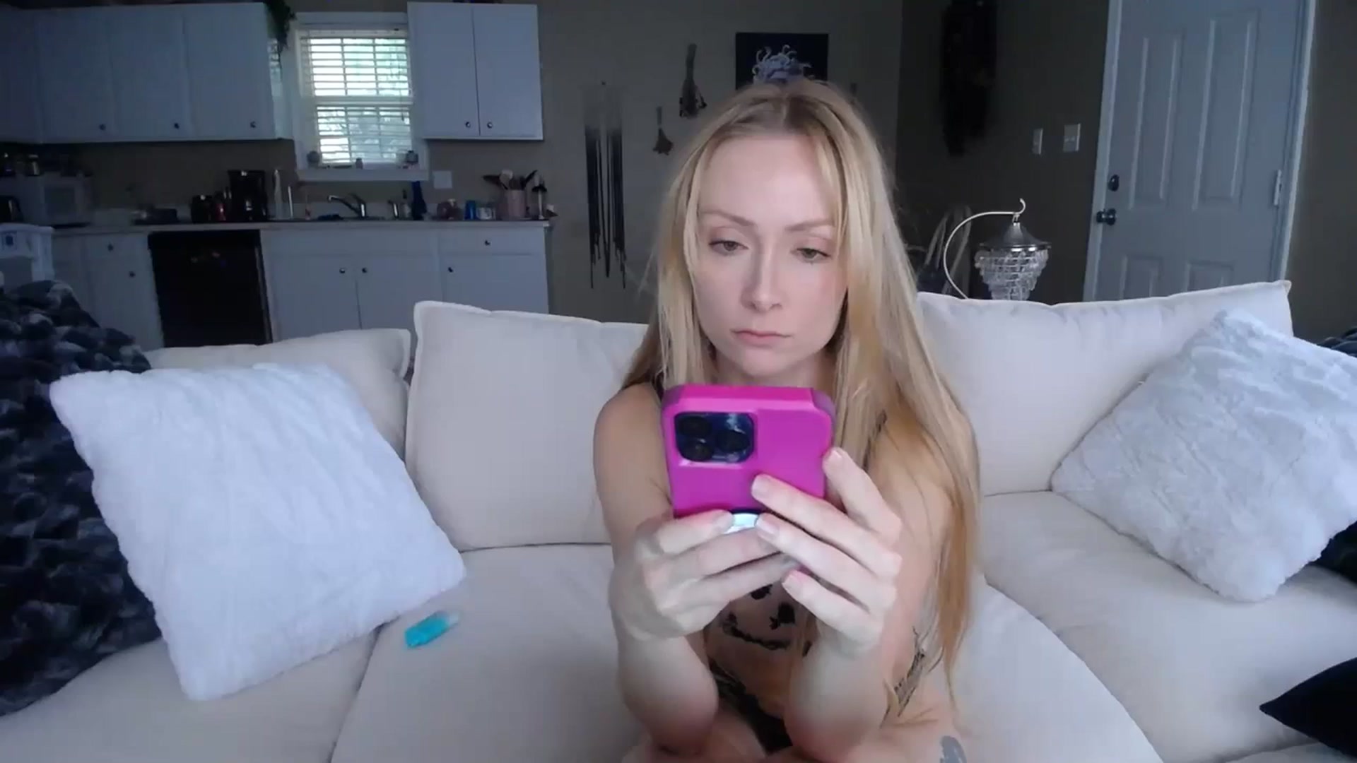 Gallery image thumbnail from MissSadieB's myfreecams stream on, 09/26/2023, 19:04 image 3 of 20
