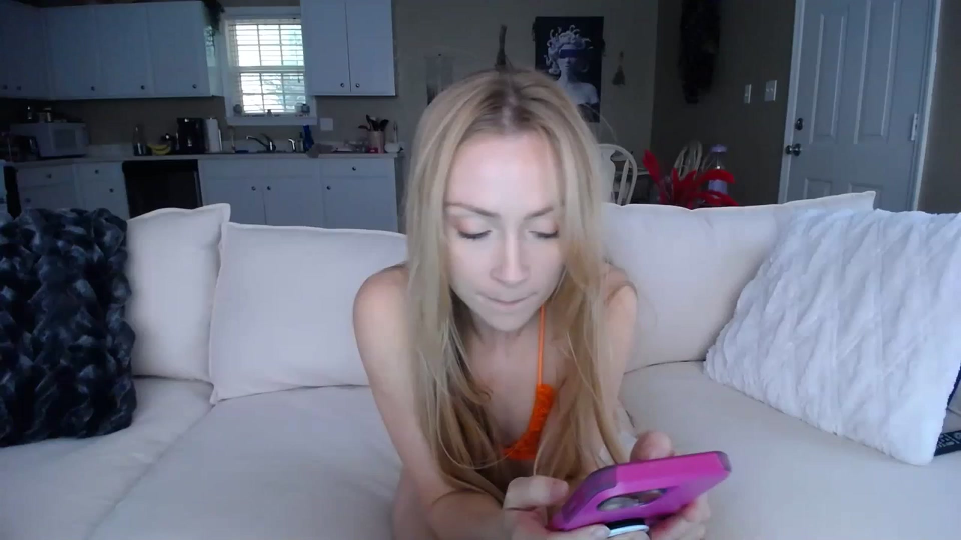 Gallery image thumbnail from MissSadieB's myfreecams stream on, 10/13/2023, 19:39 image 1 of 20