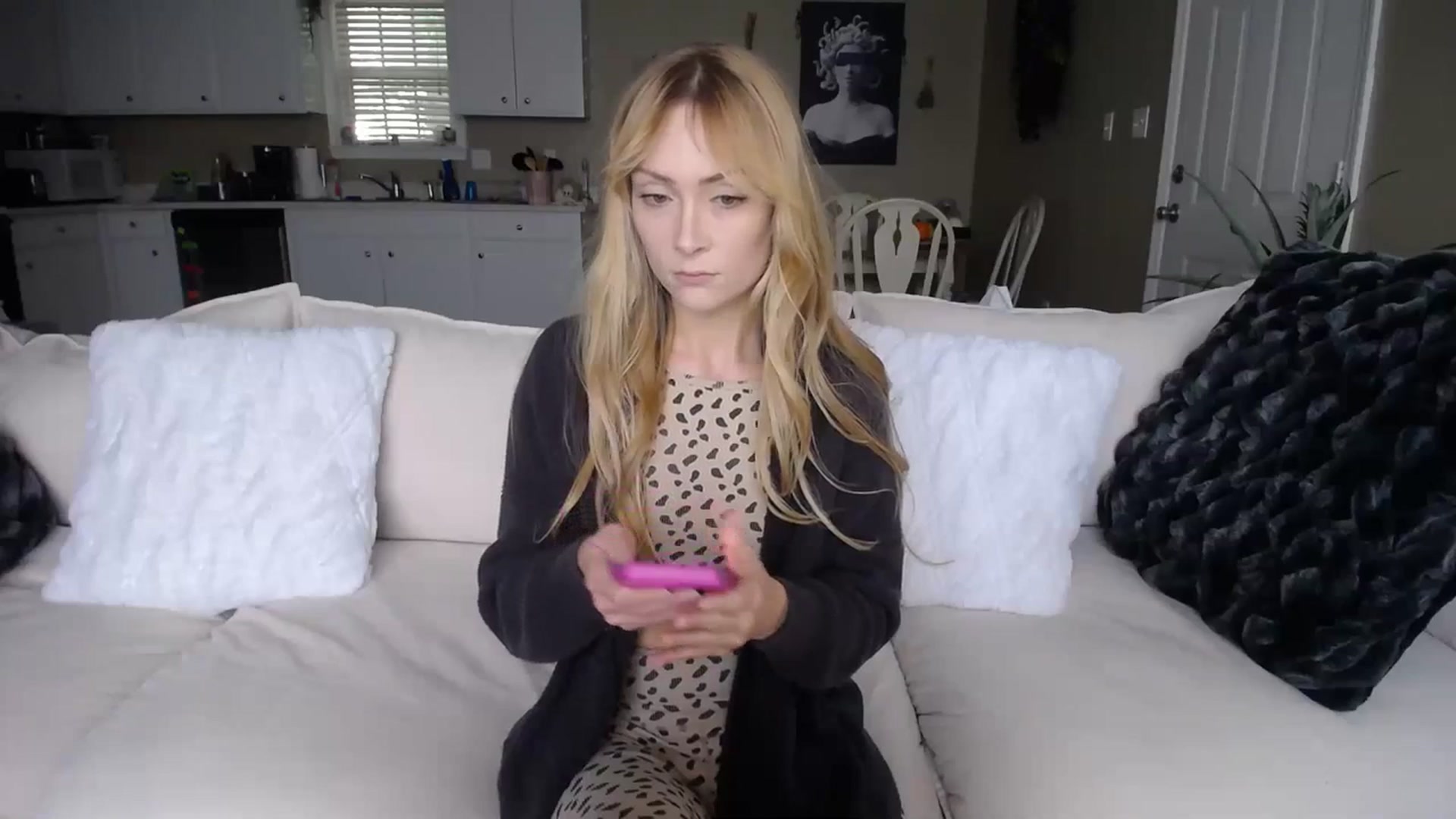 Gallery image thumbnail from MissSadieB's myfreecams stream on, 10/17/2023, 20:01 image 14 of 20