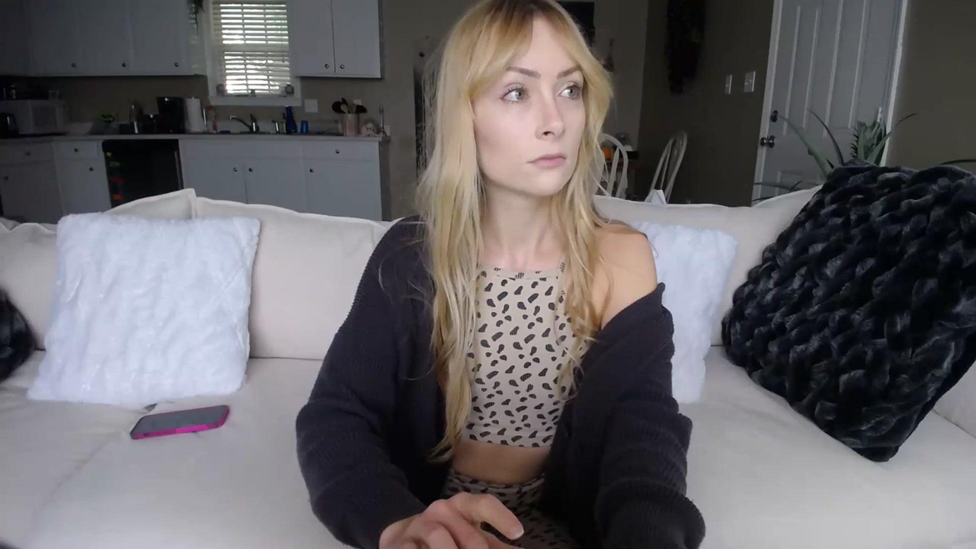 Gallery image thumbnail from MissSadieB's myfreecams stream on, 10/17/2023, 20:01 image 20 of 20