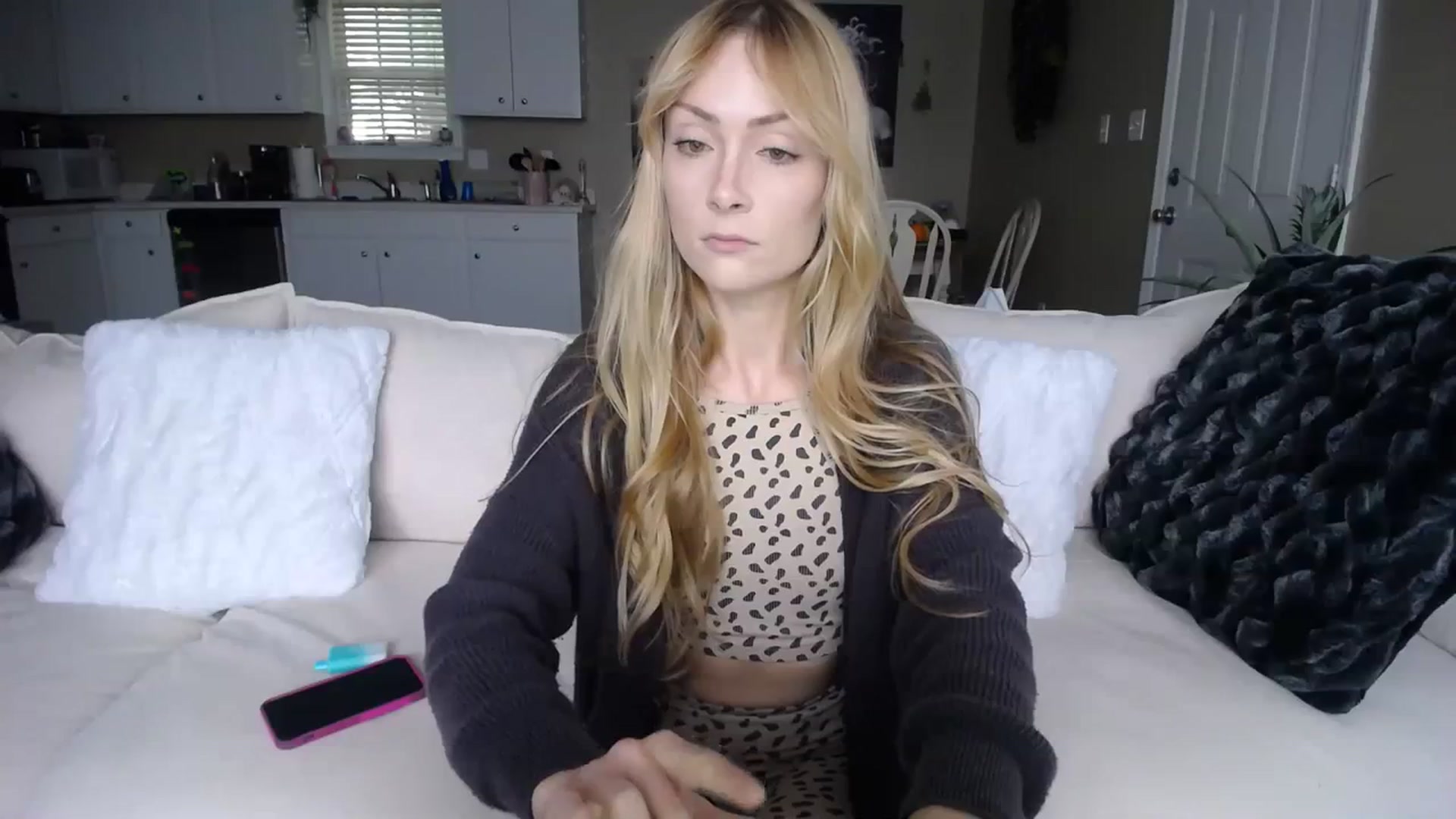 Gallery image thumbnail from MissSadieB's myfreecams stream on, 10/17/2023, 20:01 image 4 of 20