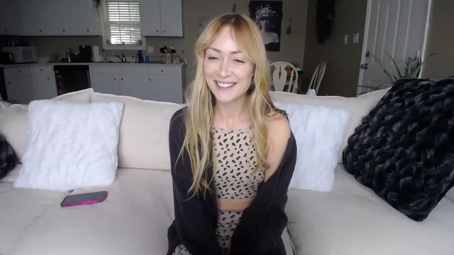 Gallery image thumbnail from MissSadieB's myfreecams stream on, 10/17/2023, 20:01 image 16 of 20