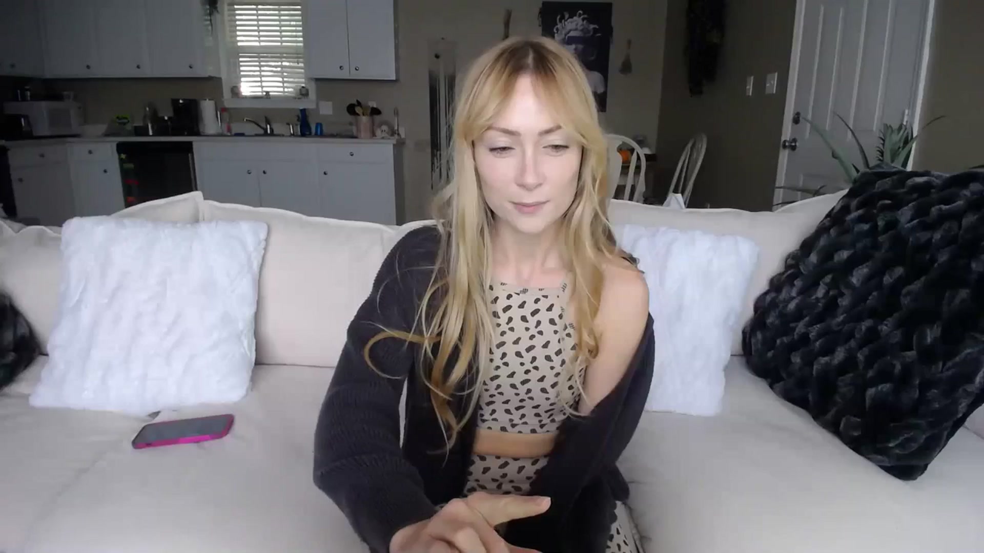 Gallery image thumbnail from MissSadieB's myfreecams stream on, 10/17/2023, 20:01 image 18 of 20