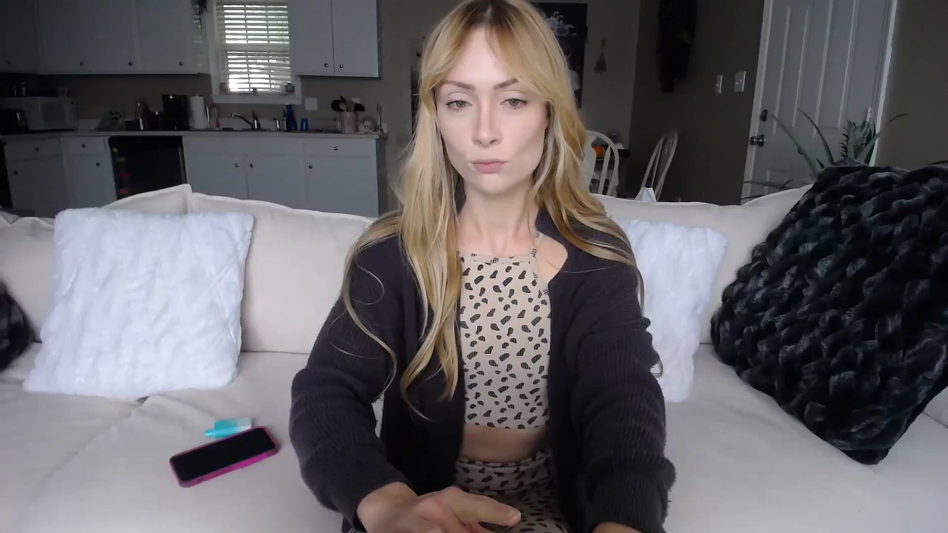 Gallery image thumbnail from MissSadieB's myfreecams stream on, 10/17/2023, 20:01 image 7 of 20