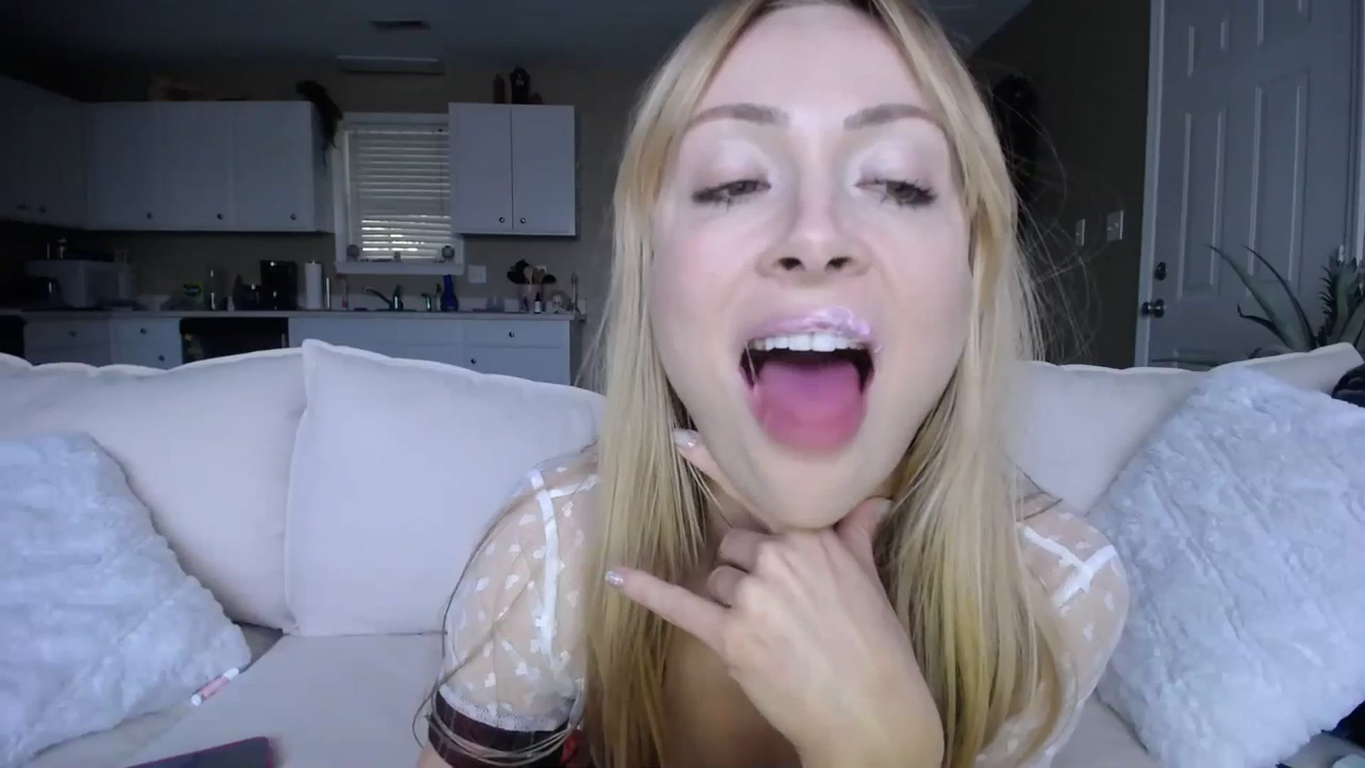 Gallery image thumbnail from MissSadieB's myfreecams stream on, 10/18/2023, 20:56 image 15 of 20