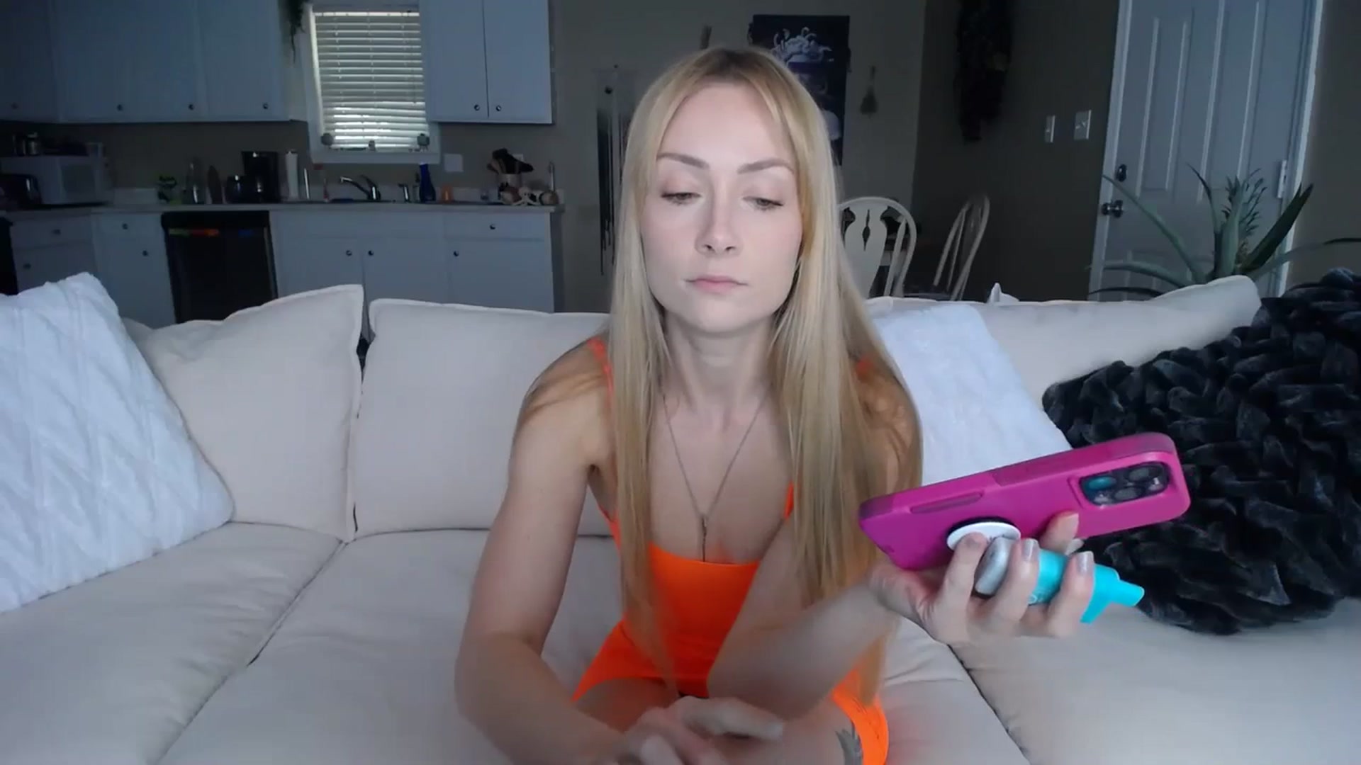 Gallery image thumbnail from MissSadieB's myfreecams stream on, 10/23/2023, 18:33 image 17 of 20