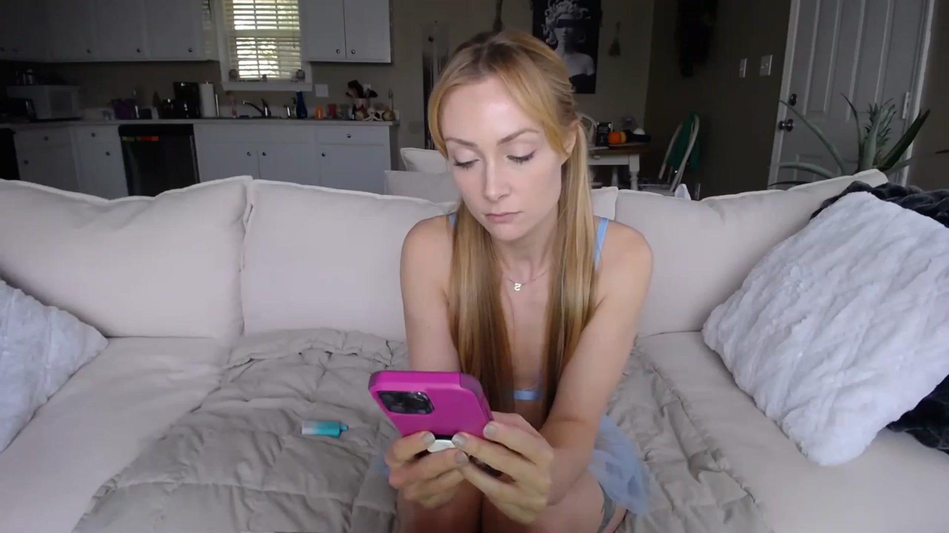 Gallery image thumbnail from MissSadieB's myfreecams stream on, 10/25/2023, 20:08 image 20 of 20