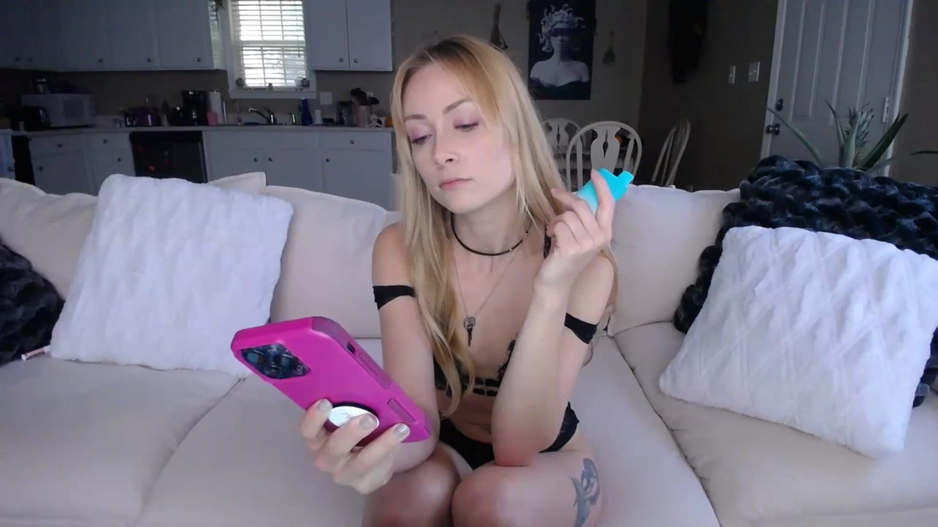 Gallery image thumbnail from MissSadieB's myfreecams stream on, 10/26/2023, 19:07 image 20 of 20