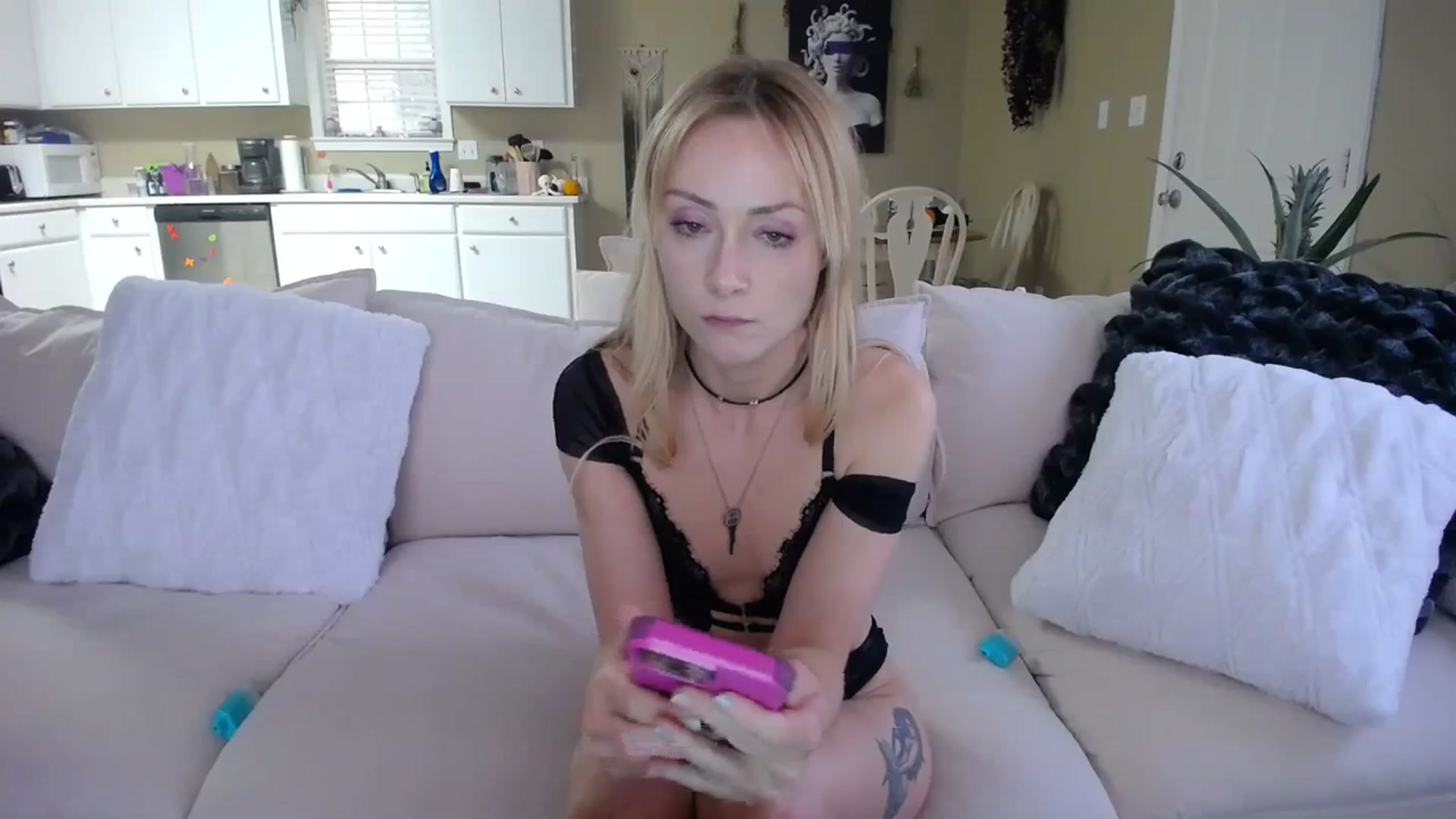 Gallery image thumbnail from MissSadieB's myfreecams stream on, 10/26/2023, 20:12 image 19 of 20