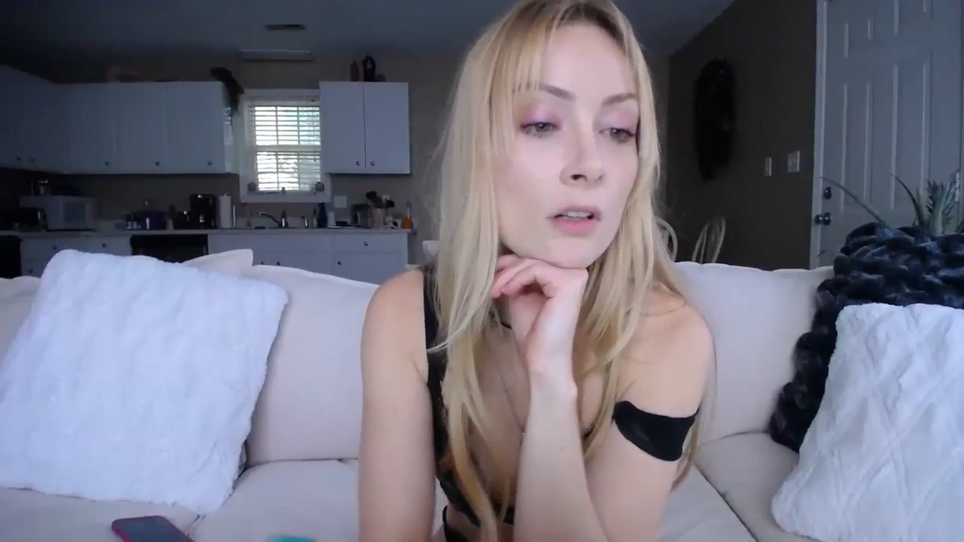 Gallery image thumbnail from MissSadieB's myfreecams stream on, 10/26/2023, 20:51 image 7 of 20