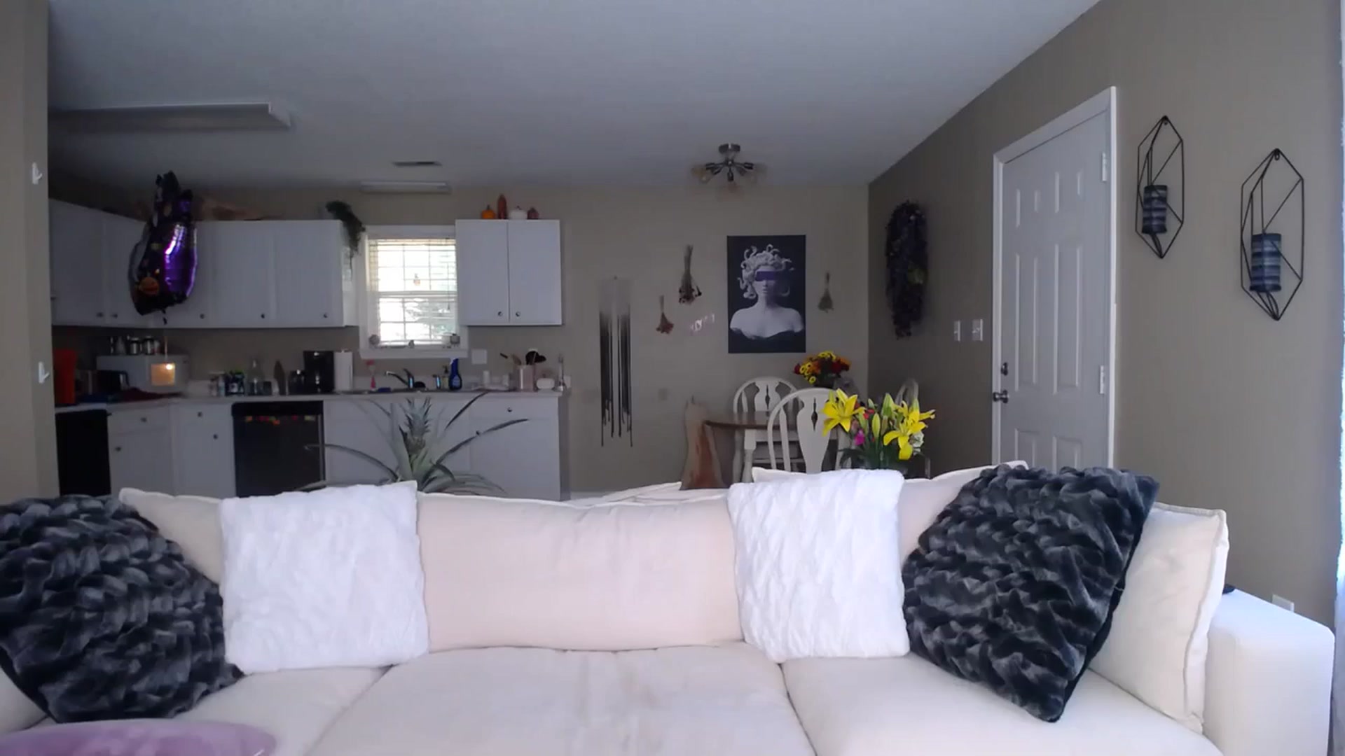 Gallery image thumbnail from MissSadieB's myfreecams stream on, 11/03/2023, 18:26 image 17 of 20