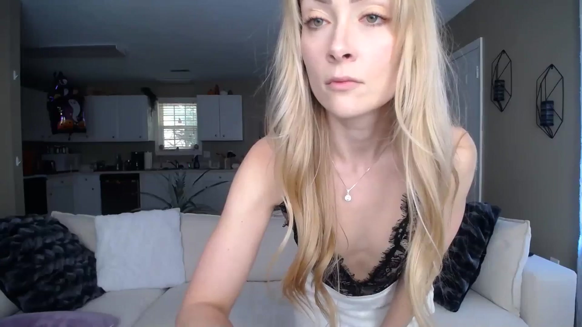 Gallery image thumbnail from MissSadieB's myfreecams stream on, 11/03/2023, 18:26 image 13 of 20