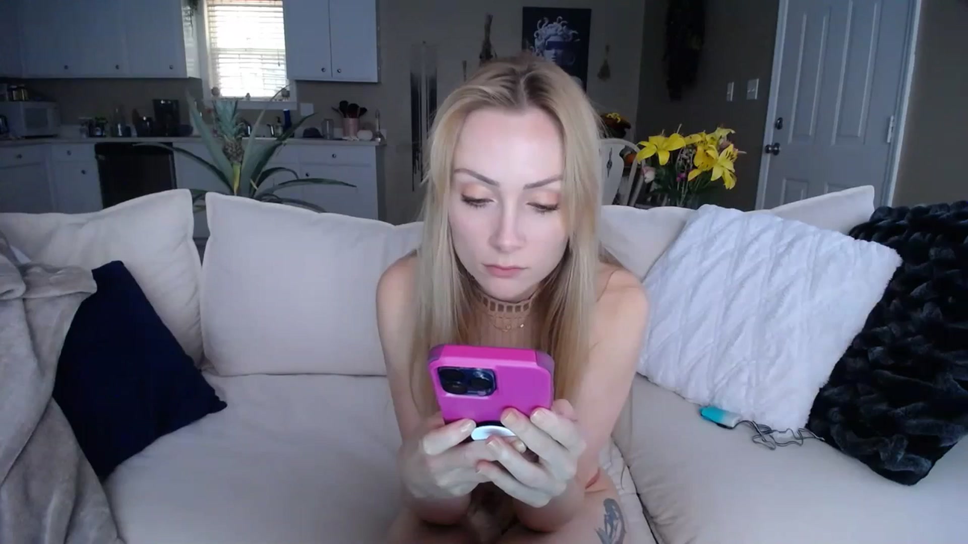 Gallery image thumbnail from MissSadieB's myfreecams stream on, 11/09/2023, 19:04 image 17 of 20