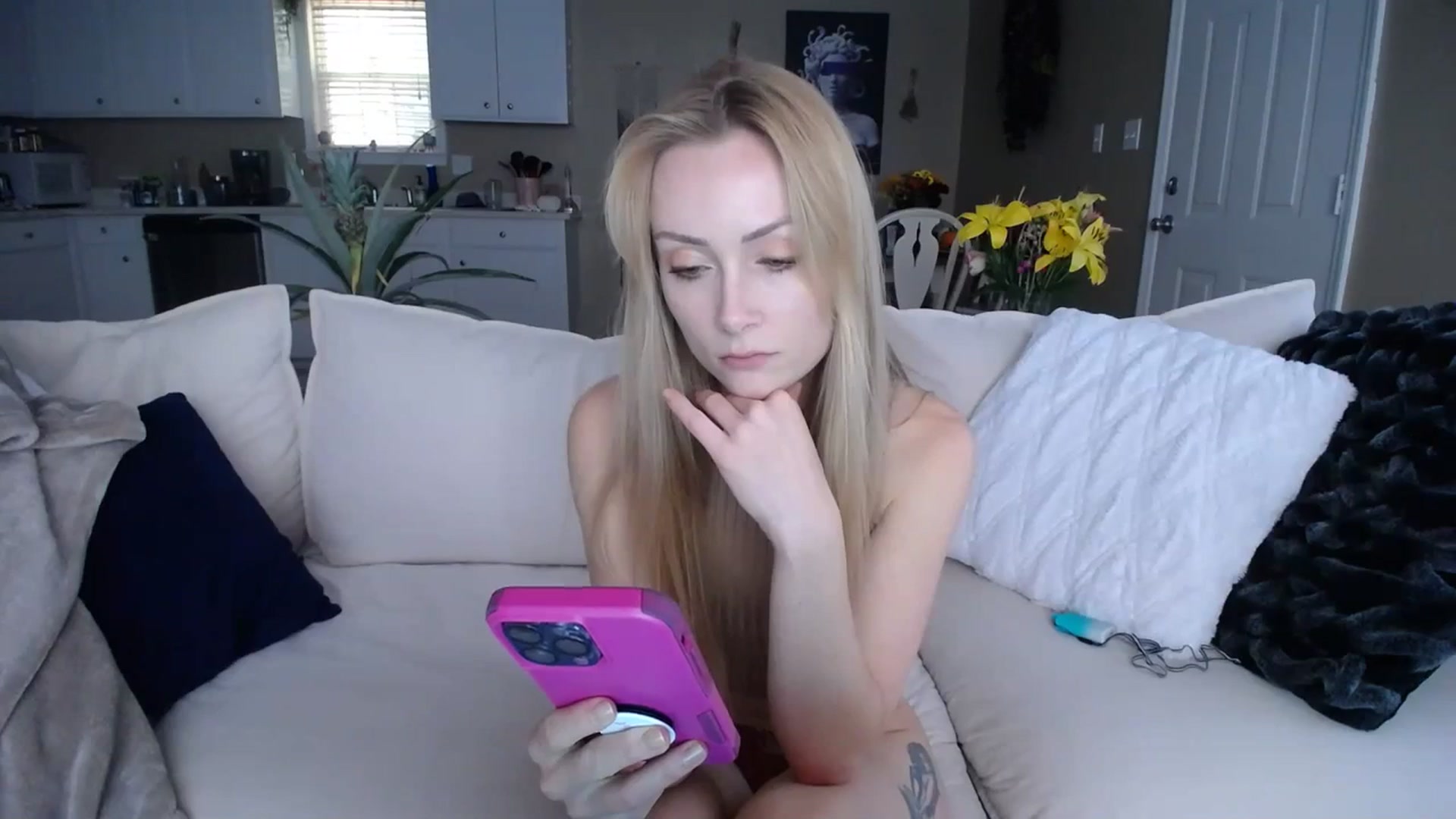 Gallery image thumbnail from MissSadieB's myfreecams stream on, 11/09/2023, 19:04 image 13 of 20