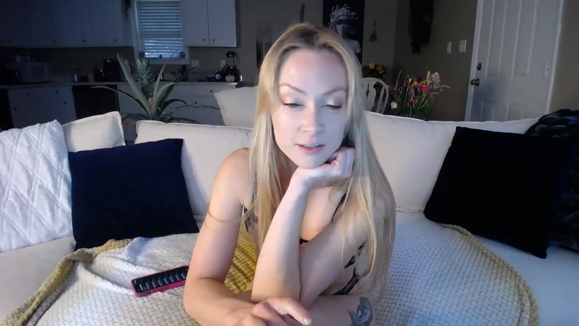 Gallery image thumbnail from MissSadieB's myfreecams stream on, 11/15/2023, 21:27 image 20 of 20