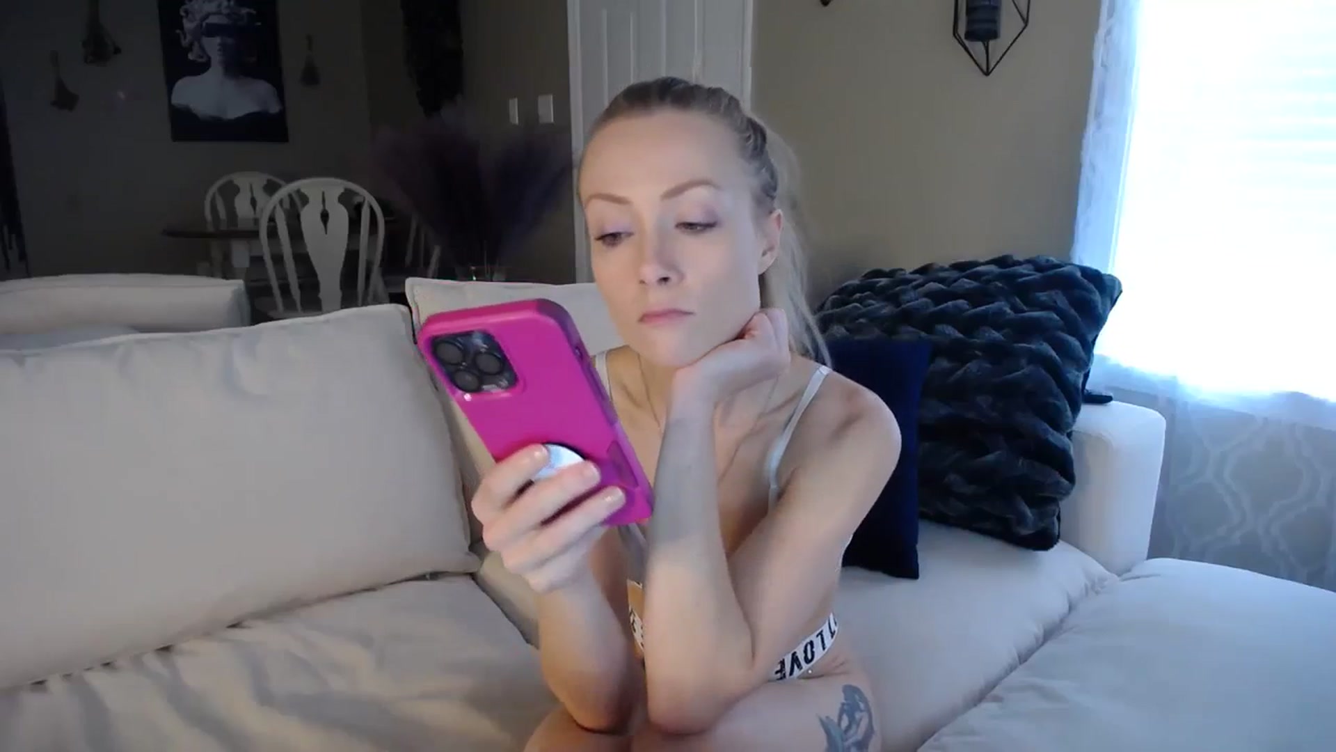 Gallery image thumbnail from MissSadieB's myfreecams stream on, 11/16/2023, 19:47 image 17 of 20