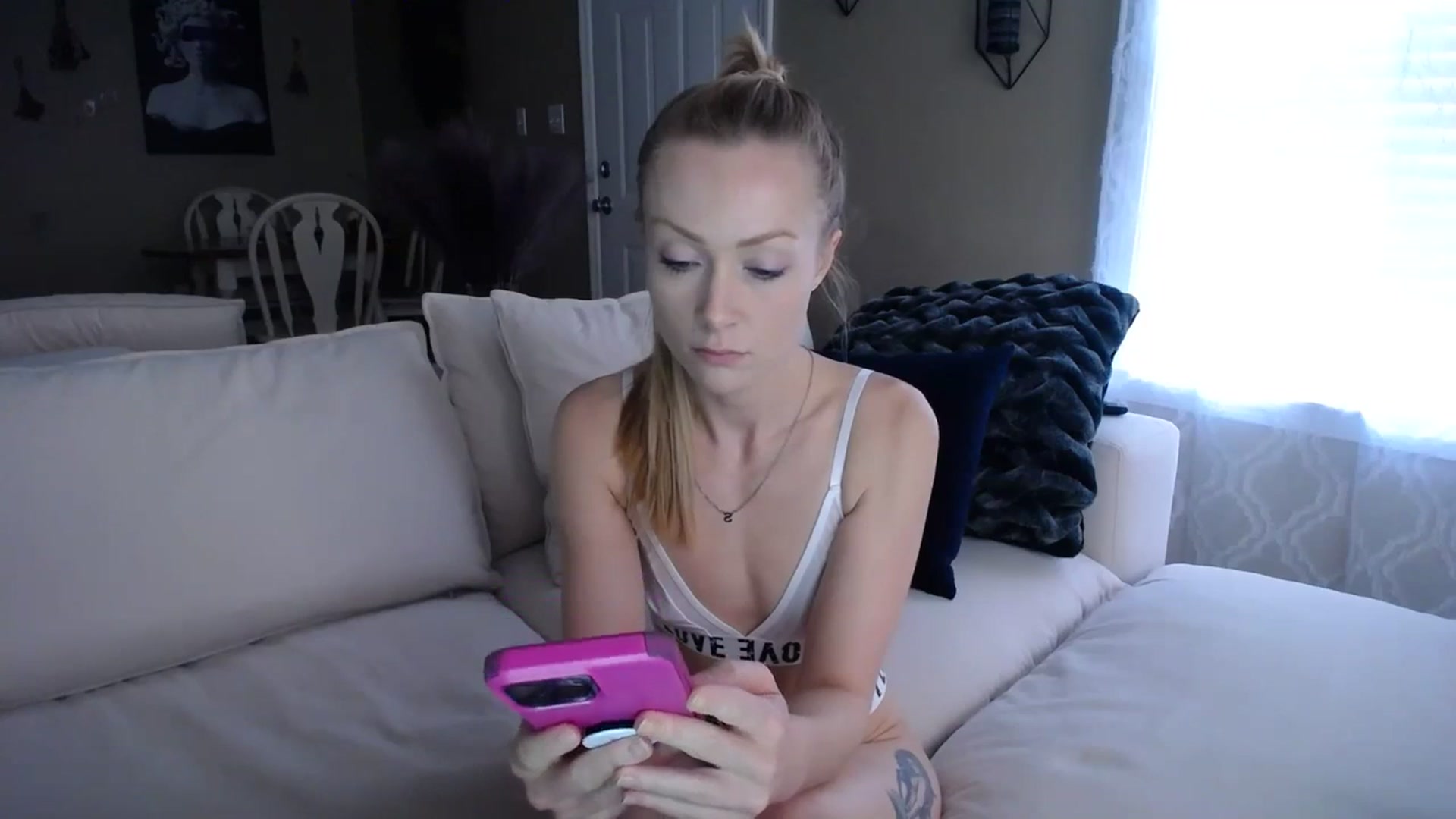 Gallery image thumbnail from MissSadieB's myfreecams stream on, 11/16/2023, 20:37 image 17 of 20