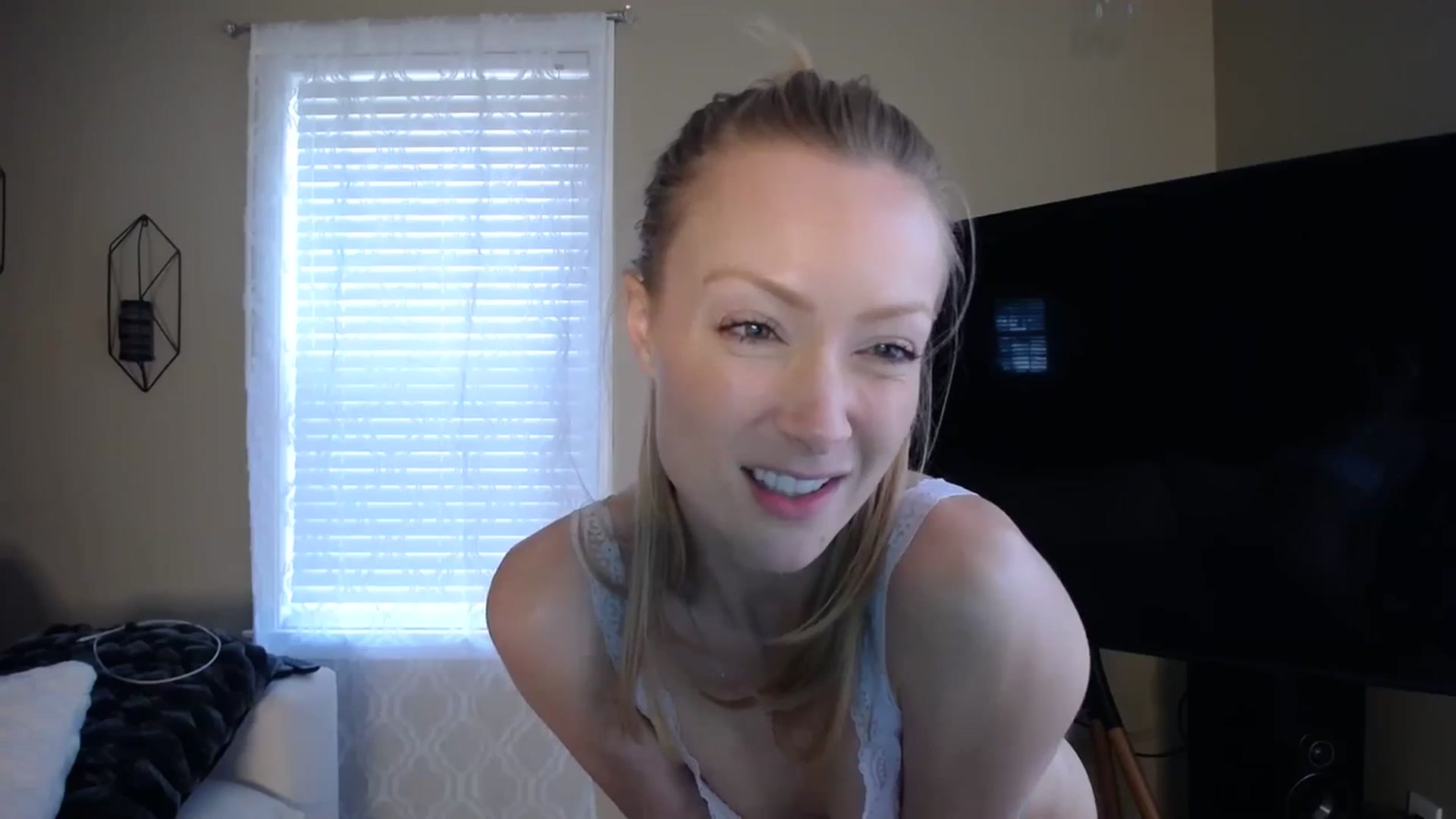 Gallery image thumbnail from MissSadieB's myfreecams stream on, 11/20/2023, 20:43 image 16 of 20
