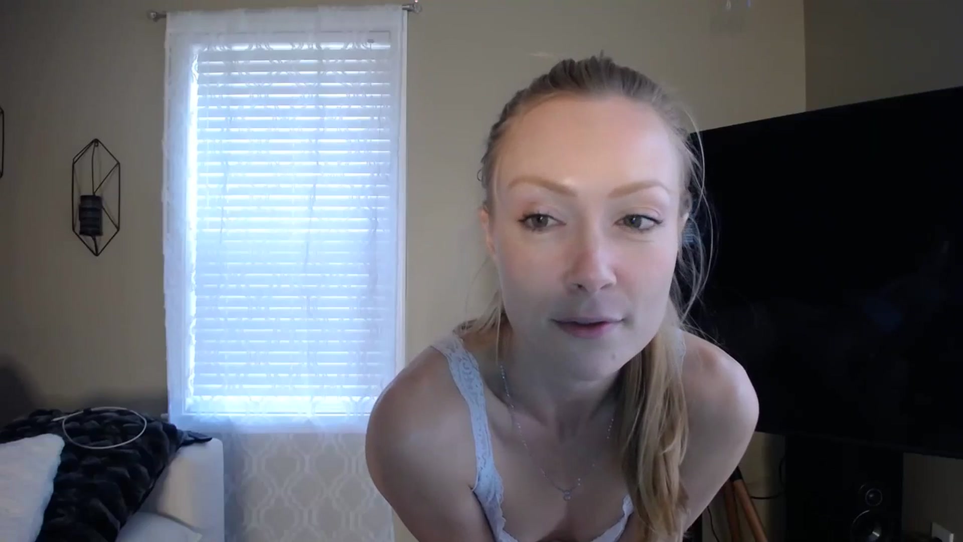 Gallery image thumbnail from MissSadieB's myfreecams stream on, 11/20/2023, 20:43 image 3 of 20