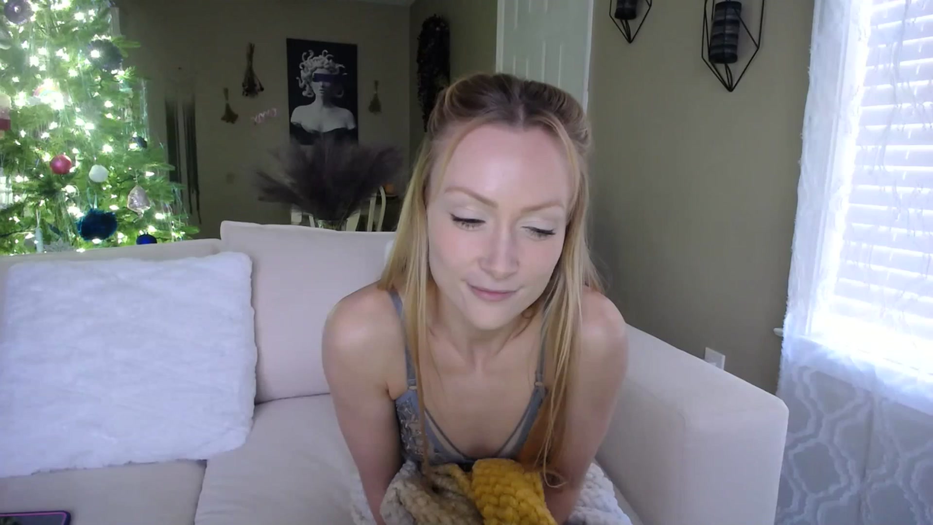 Gallery image thumbnail from MissSadieB's myfreecams stream on, 11/28/2023, 21:37 image 12 of 20