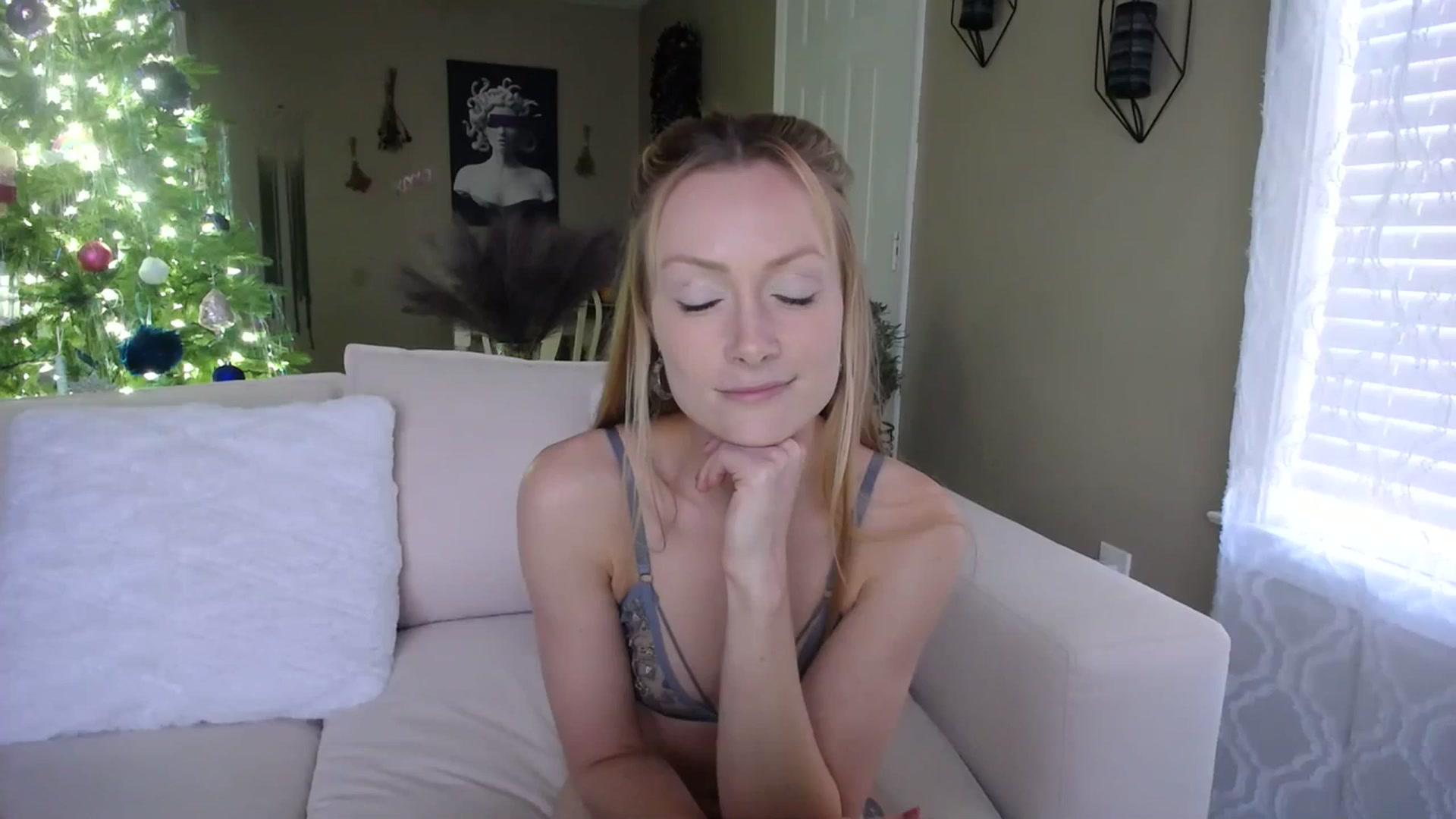 Gallery image thumbnail from MissSadieB's myfreecams stream on, 11/28/2023, 21:37 image 14 of 20