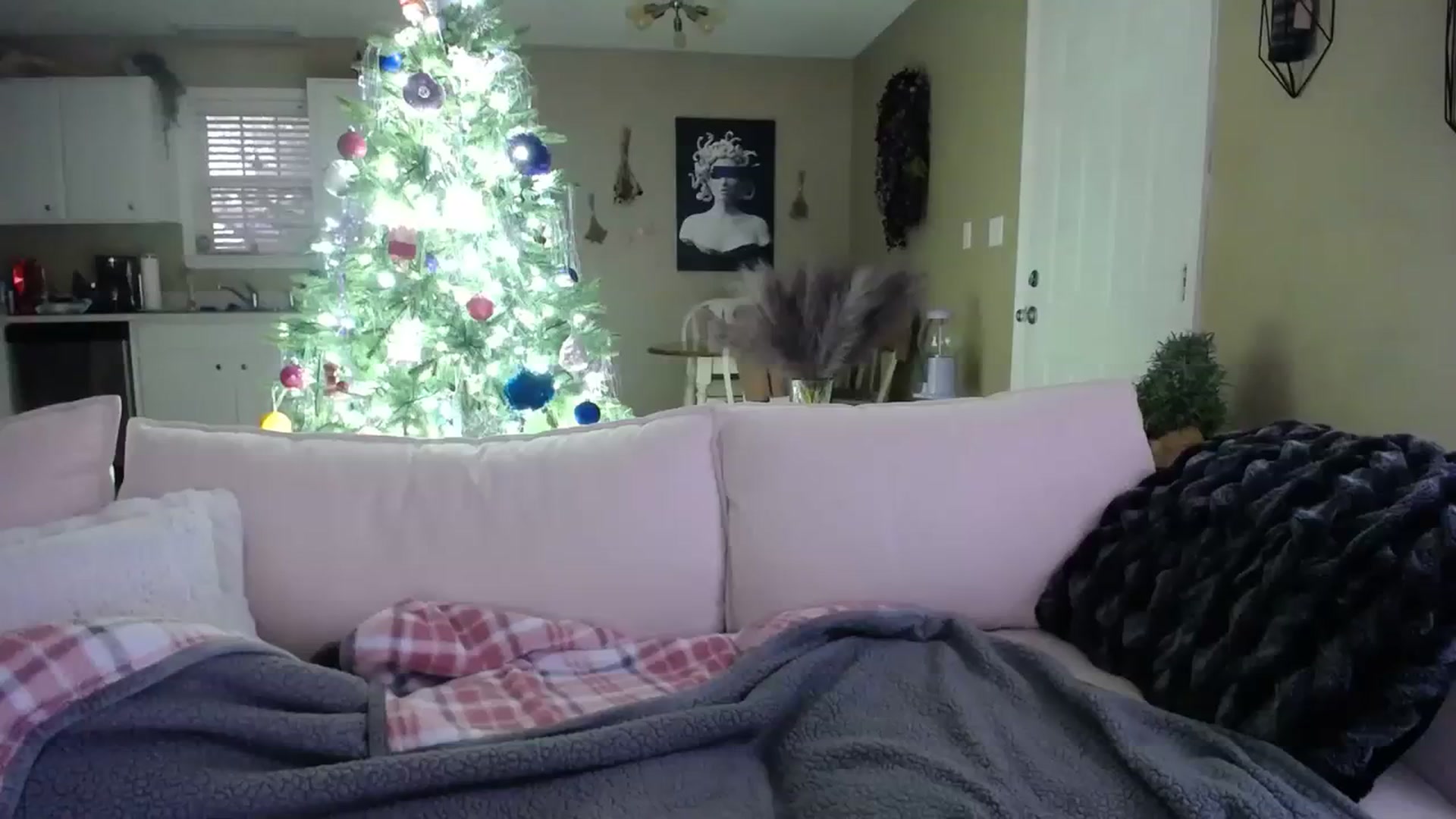 Gallery image thumbnail from MissSadieB's myfreecams stream on, 12/01/2023, 21:36 image 12 of 20