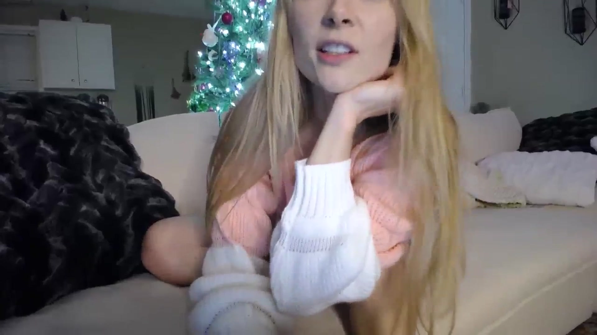 Gallery image thumbnail from MissSadieB's myfreecams stream on, 12/10/2023, 01:53 image 20 of 20