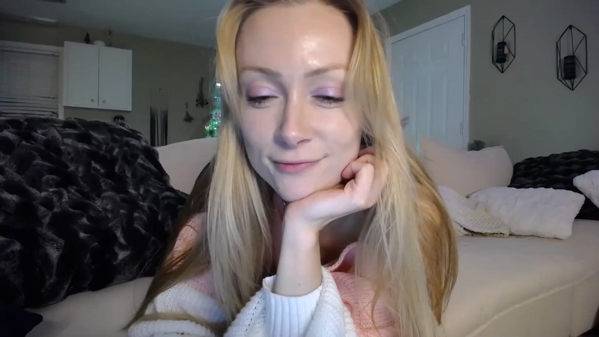 Gallery image thumbnail from MissSadieB's myfreecams stream on, 12/10/2023, 02:12 image 6 of 20
